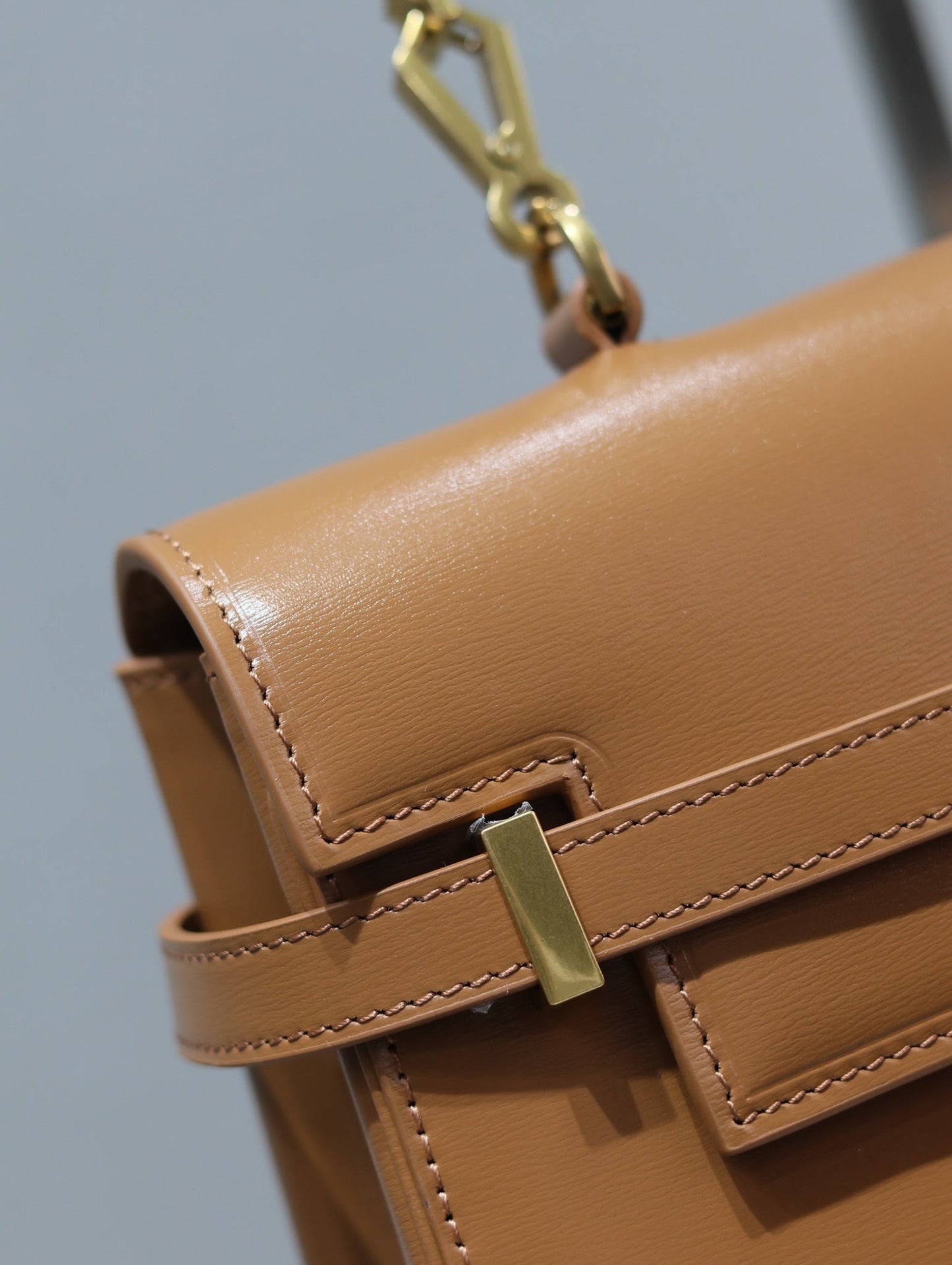 Luxury Saint Laurent MANHATTAN HANDBAG 32 IN CINNAMON BROWN CALFSKIN GOLD HARDWARE