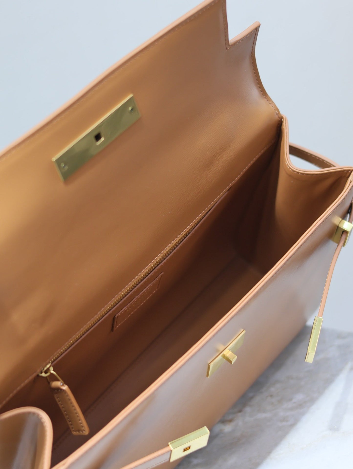 Luxury Saint Laurent MANHATTAN HANDBAG 32 IN CINNAMON BROWN CALFSKIN GOLD HARDWARE