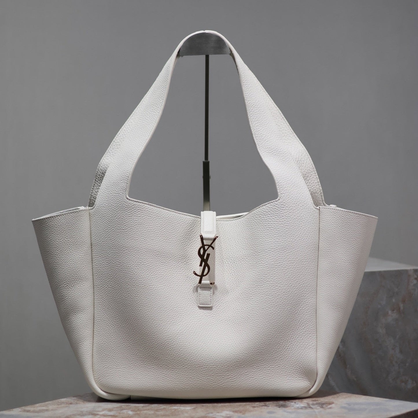 Luxury Saint Laurent LE 5 À 7 BEA TOTE BAG 50 IN WHITE LAMBSKIN GOLD LOGO