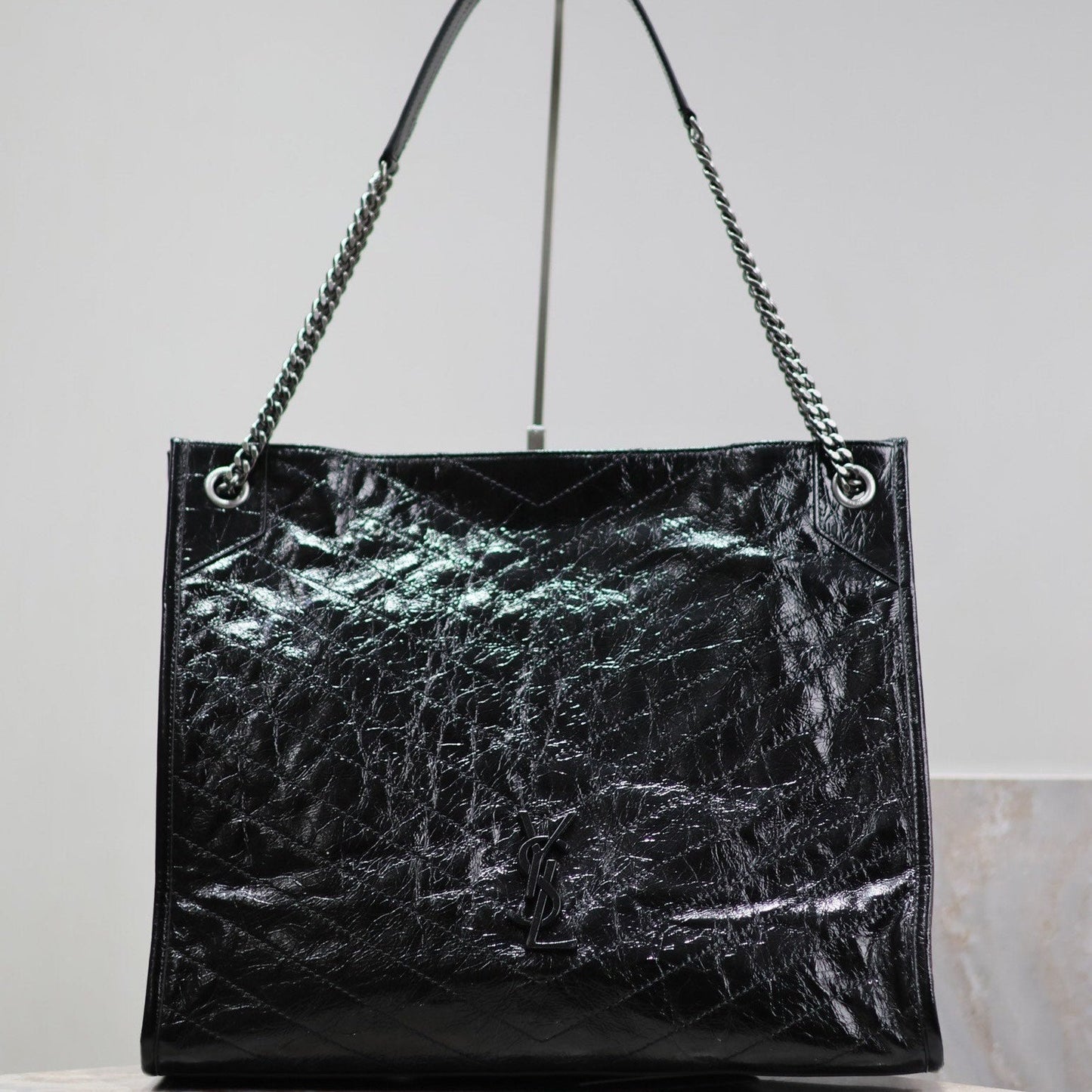 Luxury Saint Laurent NIKI SHOPPING BAG 39 IN BLACK CRUMPLED CALFSKIN SILVER HARDWARE