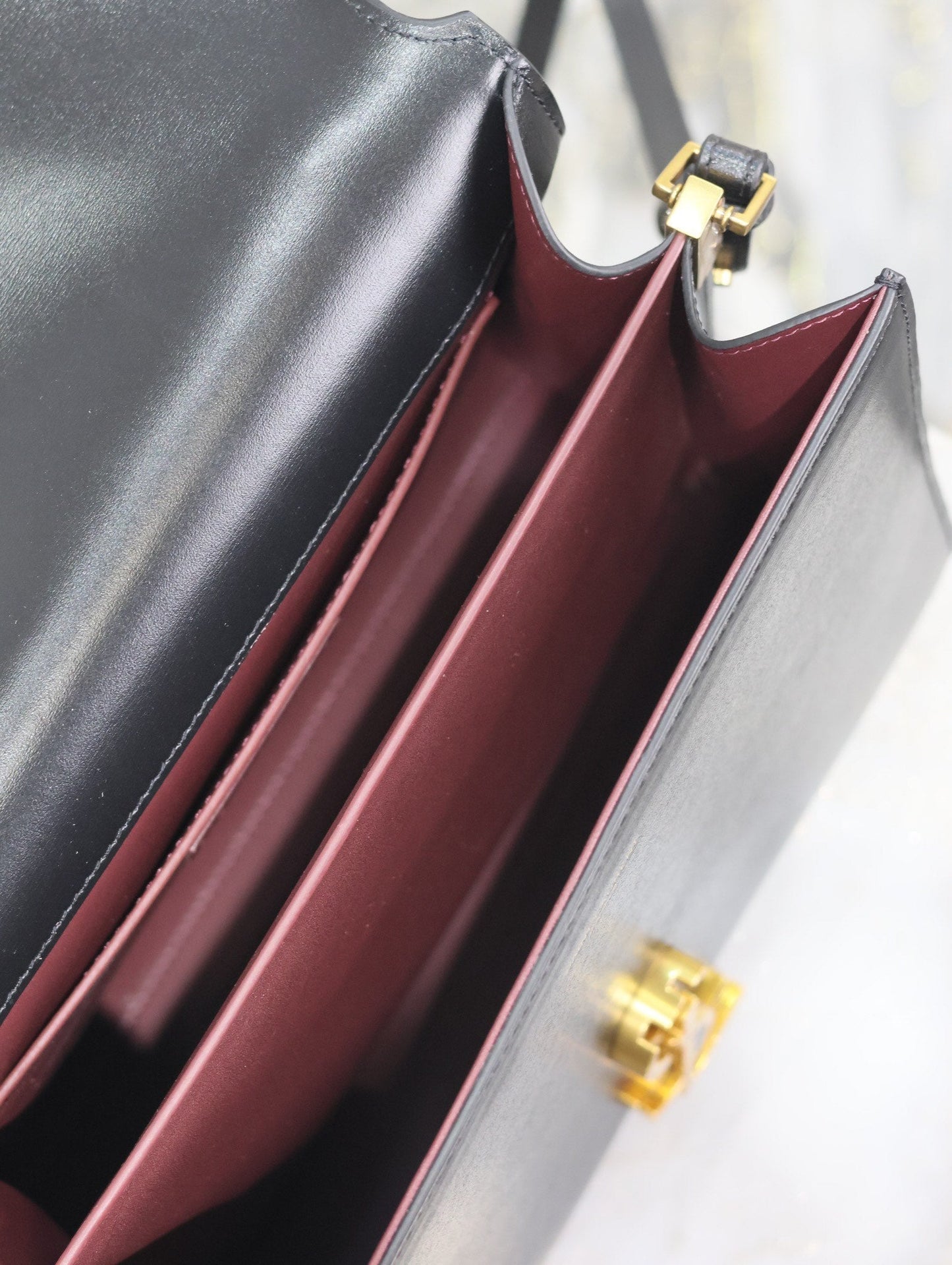 Luxury Saint Laurent CASSANDRA TOP HANDLE BAG 24 IN BLACK SMOOTH LAMBSKIN GOLD HARDWARE