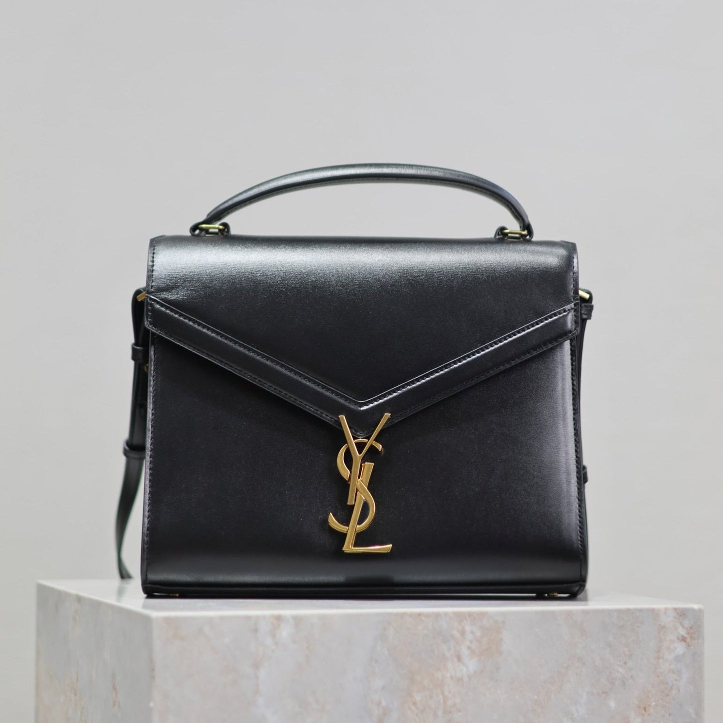 Luxury Saint Laurent CASSANDRA TOP HANDLE BAG 24 IN BLACK SMOOTH LAMBSKIN GOLD HARDWARE