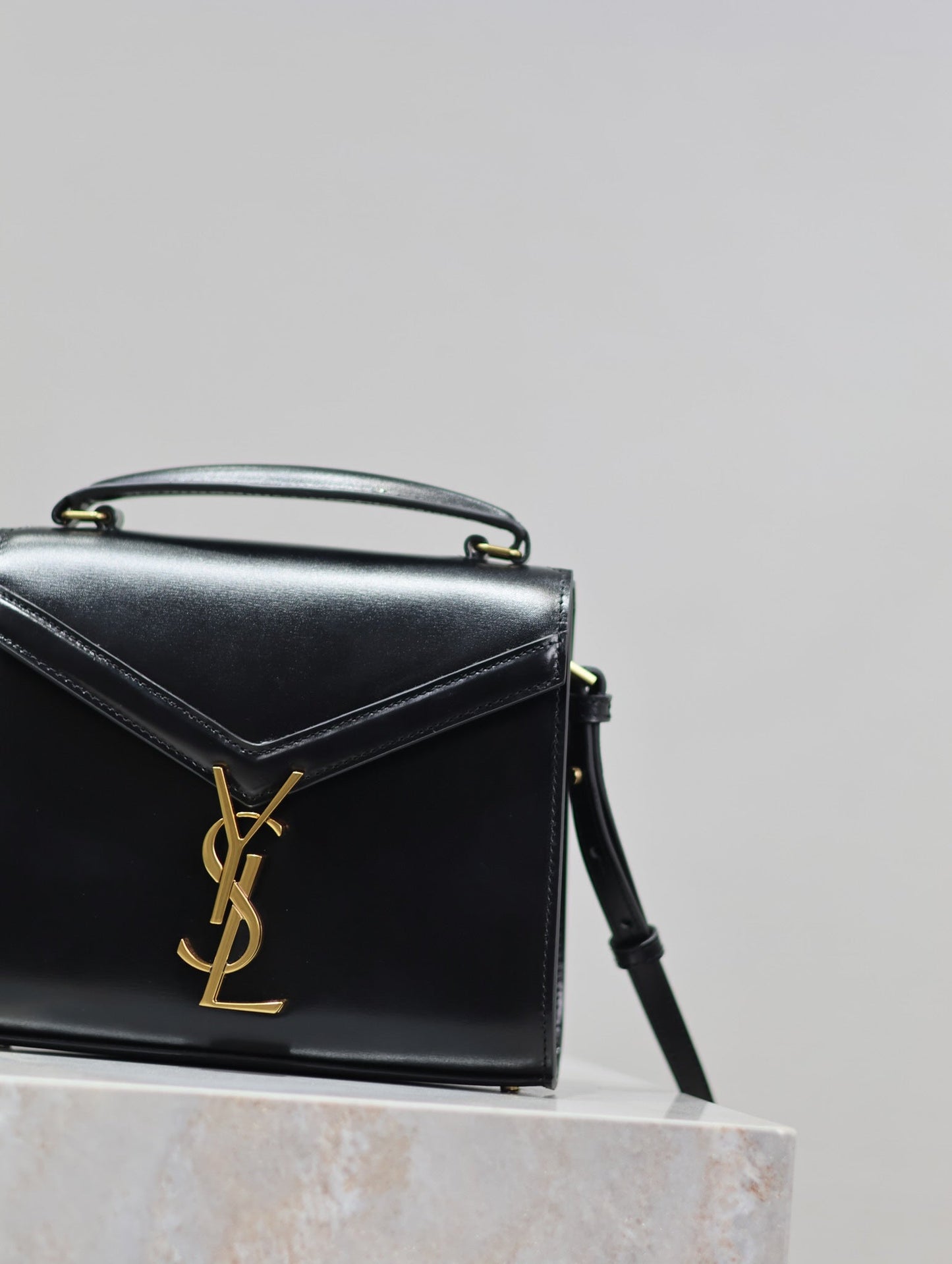 Luxury Saint Laurent CASSANDRA MINI TOP HANDLE BAG 20 IN BLACK SMOOTH LAMBSKIN GOLD HARDWARE