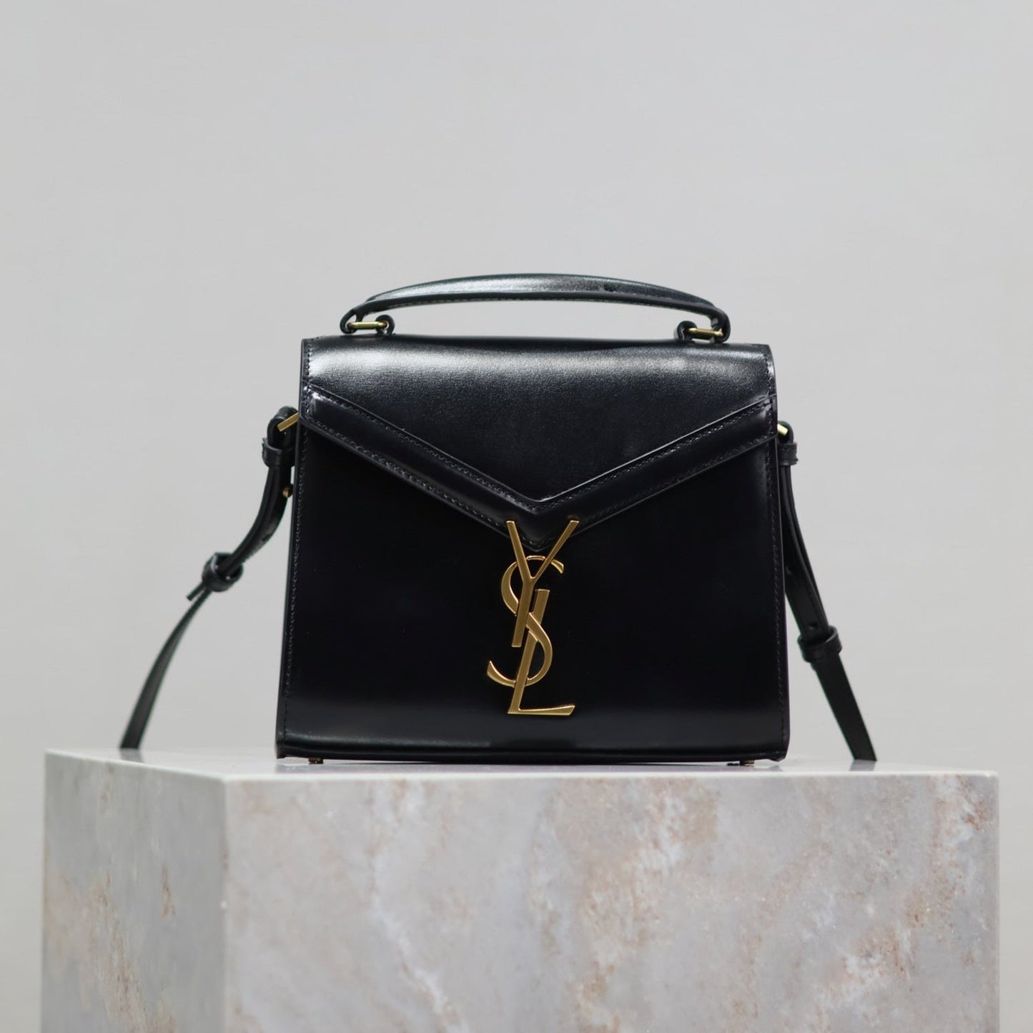 Luxury Saint Laurent CASSANDRA MINI TOP HANDLE BAG 20 IN BLACK SMOOTH LAMBSKIN GOLD HARDWARE