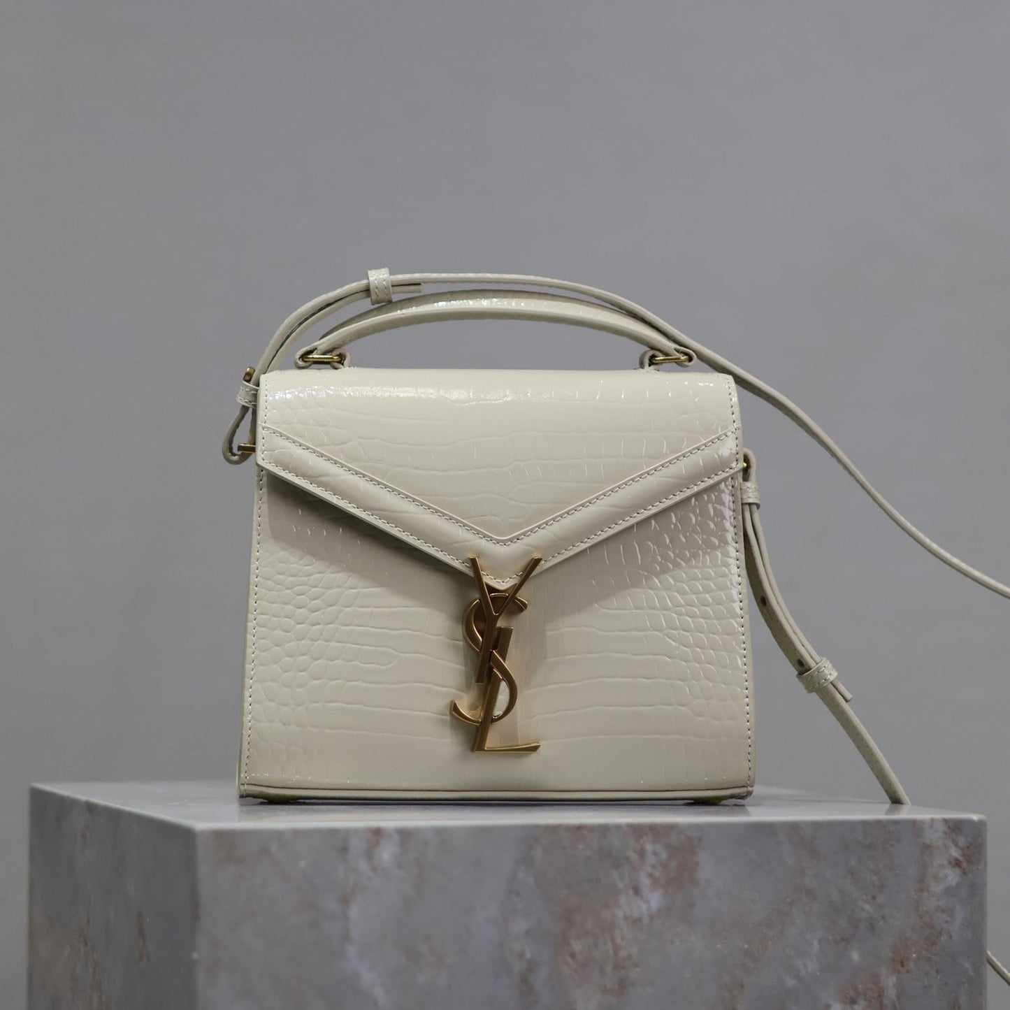 Luxury Saint Laurent CASSANDRA MINI TOP HANDLE BAG 20 IN WHITE CROCODILE-EMBOSSED GLOSSY CALFSKIN