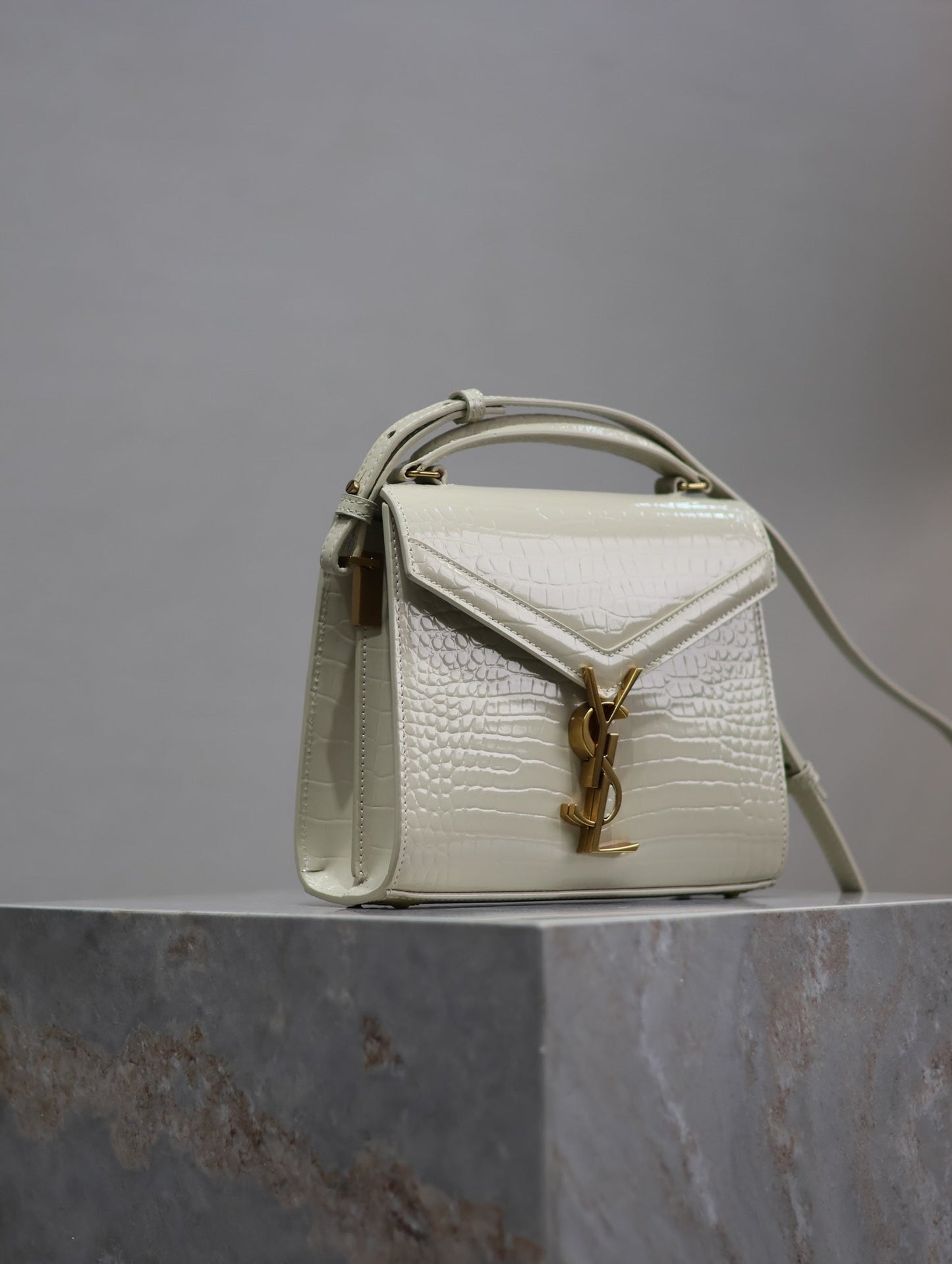 Luxury Saint Laurent CASSANDRA MINI TOP HANDLE BAG 20 IN WHITE CROCODILE-EMBOSSED GLOSSY CALFSKIN