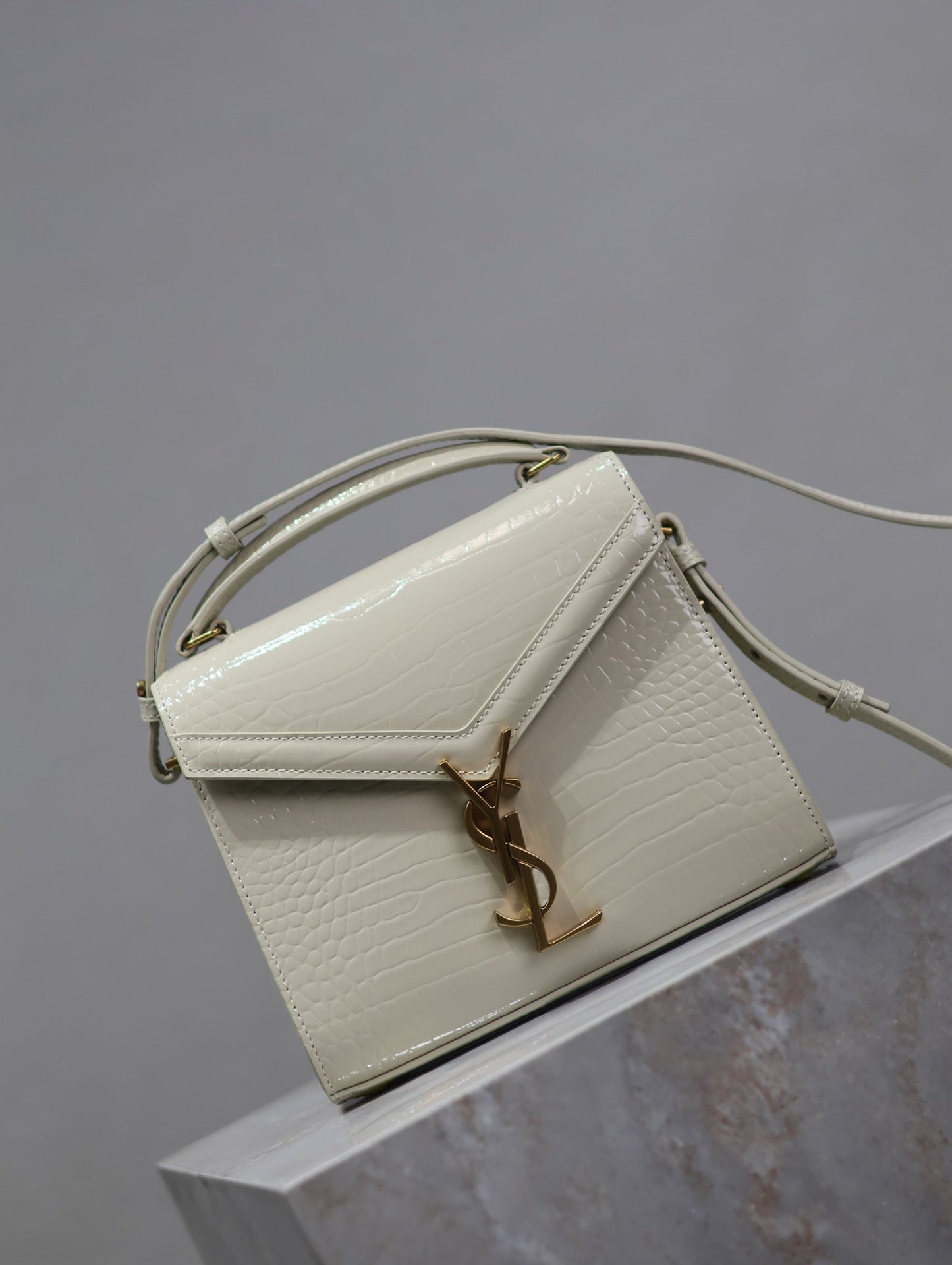 Luxury Saint Laurent CASSANDRA MINI TOP HANDLE BAG 20 IN WHITE CROCODILE-EMBOSSED GLOSSY CALFSKIN
