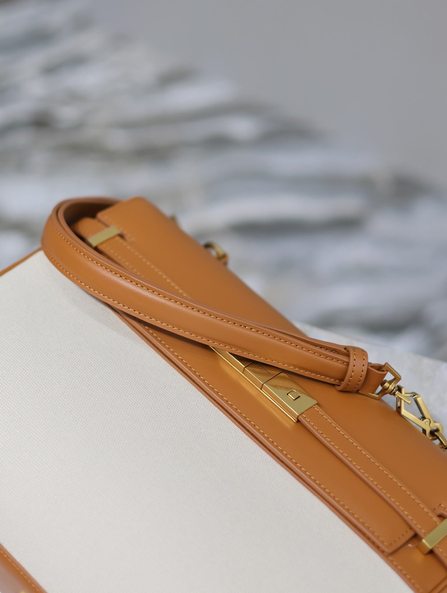 Luxury Saint Laurent MANHATTAN HANDBAG 32 IN BROWN CALFSKIN AND WHITE CANVAS GOLD HARDWARE