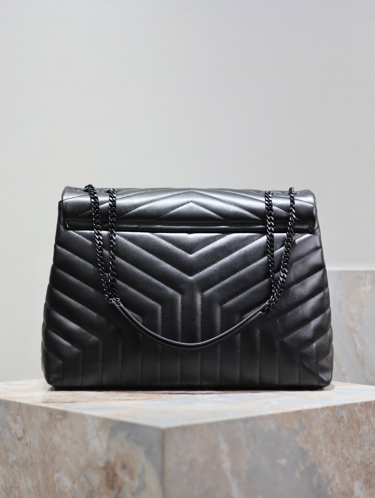 Luxury Saint Laurent LOULOU LARGE 36 IN BLACK QUILTED CALFSKIN BLACK HARDWARE