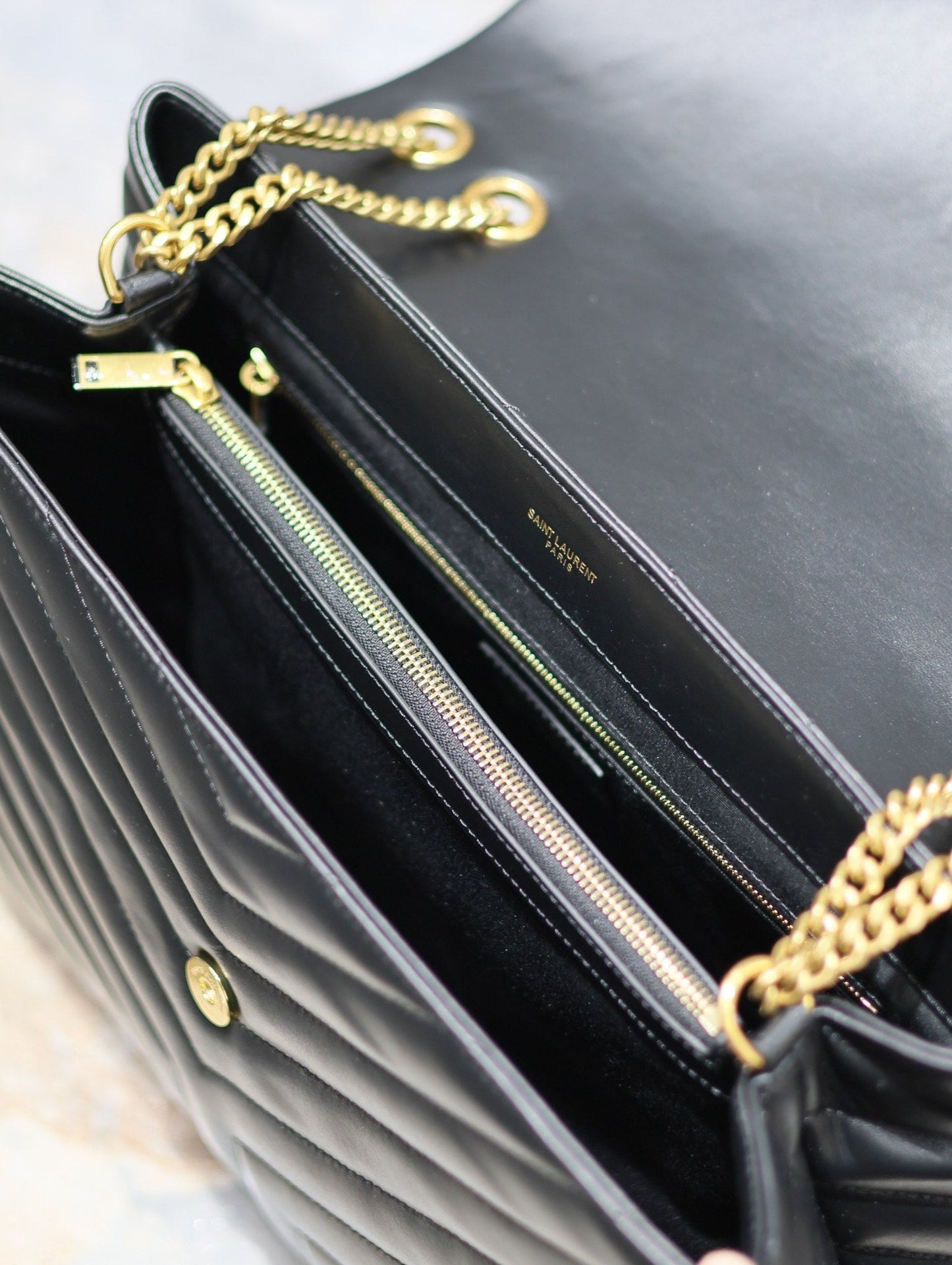 Luxury Saint Laurent LOULOU LARGE 36 IN BLACK QUILTED CALFSKIN GOLD HARDWARE