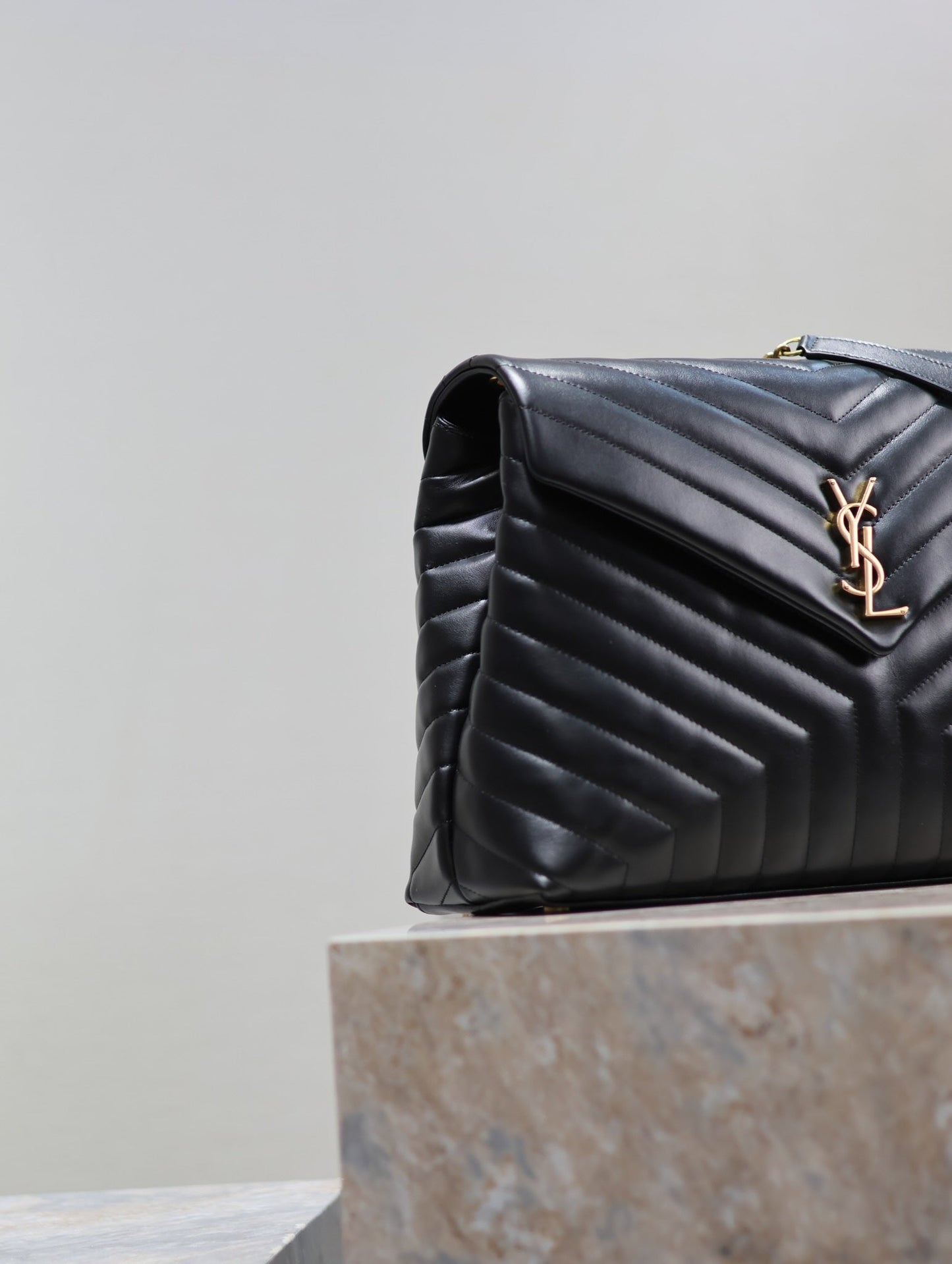 Luxury Saint Laurent LOULOU LARGE 36 IN BLACK QUILTED CALFSKIN GOLD HARDWARE