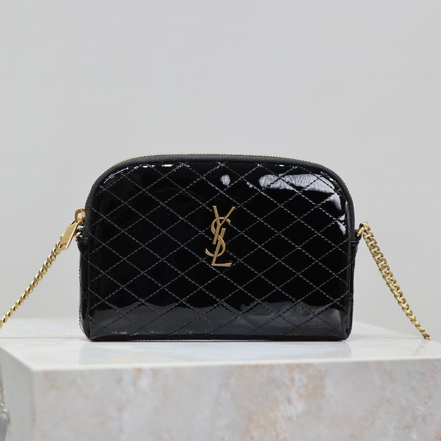 Luxury Saint Laurent GABY ZIPPED POUCH 19 IN BLACK GLOSSY LAMBSKIN GOLD HARDWARE