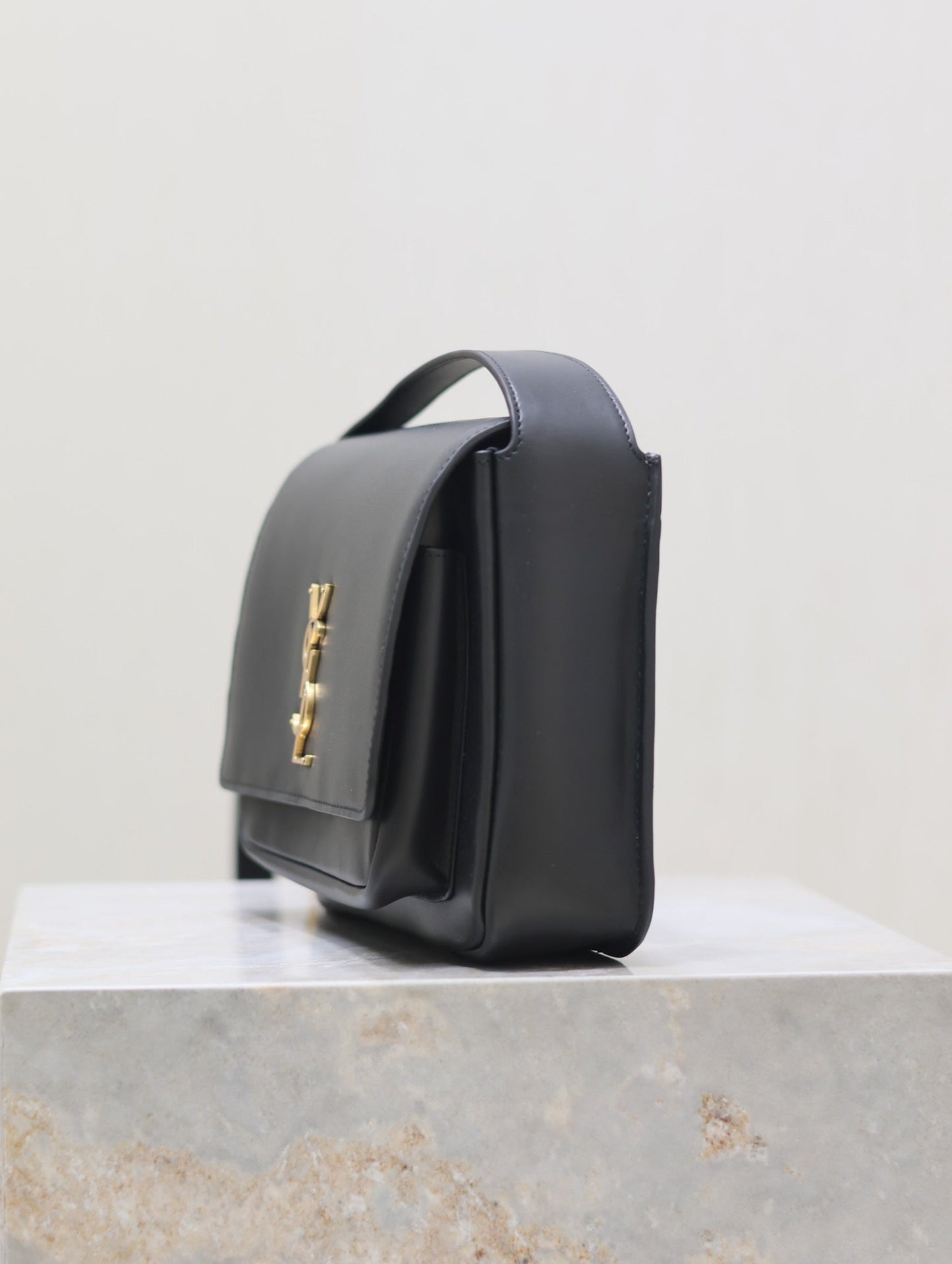 Luxury Saint Laurent NIKI BABY 22 IN BLACK CALFSKIN GOLD LOGO