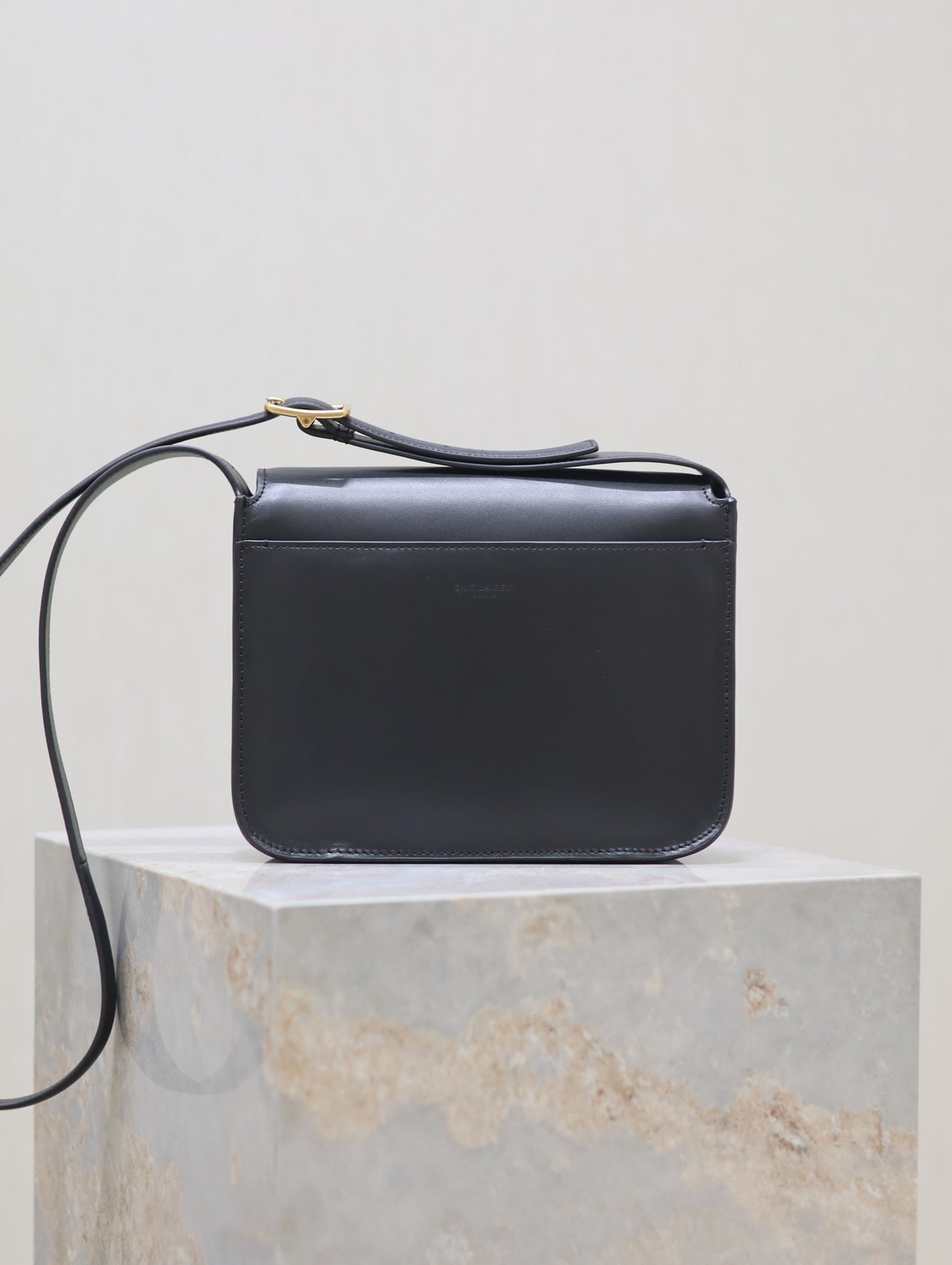 Luxury Saint Laurent NIKI BABY 22 IN BLACK CALFSKIN GOLD LOGO