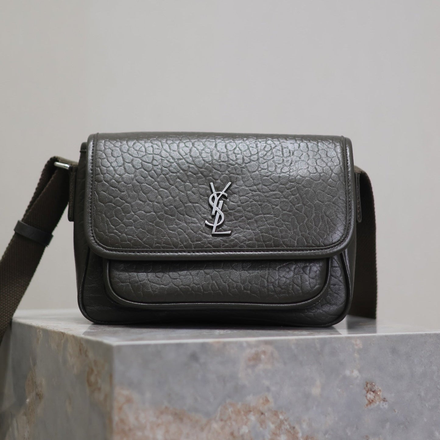 Luxury Saint Laurent NIKI BABY 22 IN UNIFORM GREEN LAMBSKIN SILVER LOGO