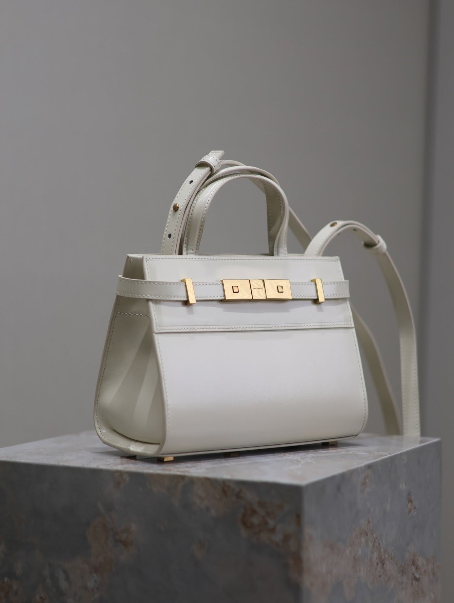 Luxury Saint Laurent MANHATTAN SMALL TOP HANDLE BAG 21 IN WHITE CALFSKIN GOLD HARDWARE