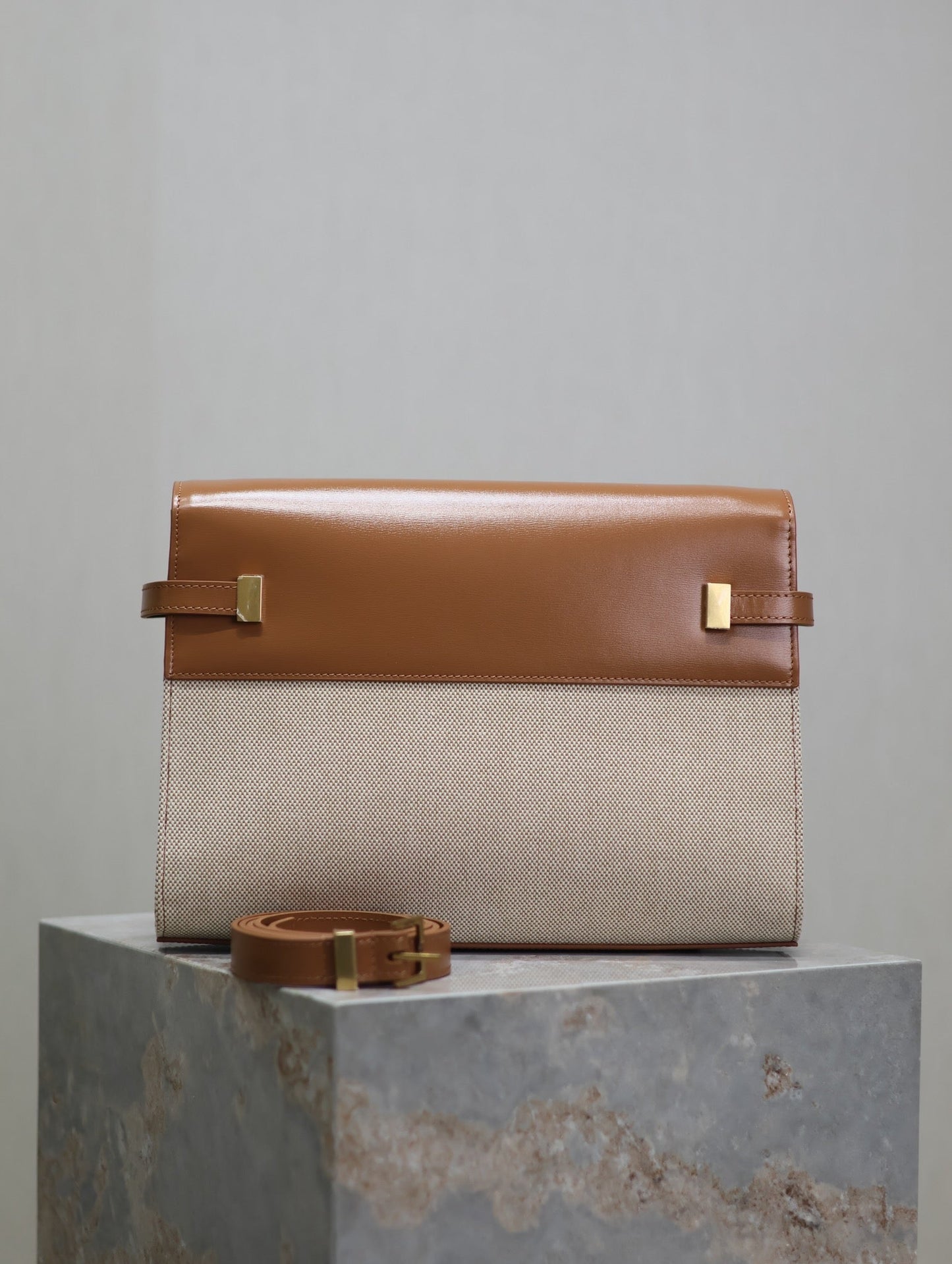 Luxury Saint Laurent MANHATTAN MEDIUM 29 IN WHITE CANVAS AND BROWN CALFSKIN GOLD BUCKLE