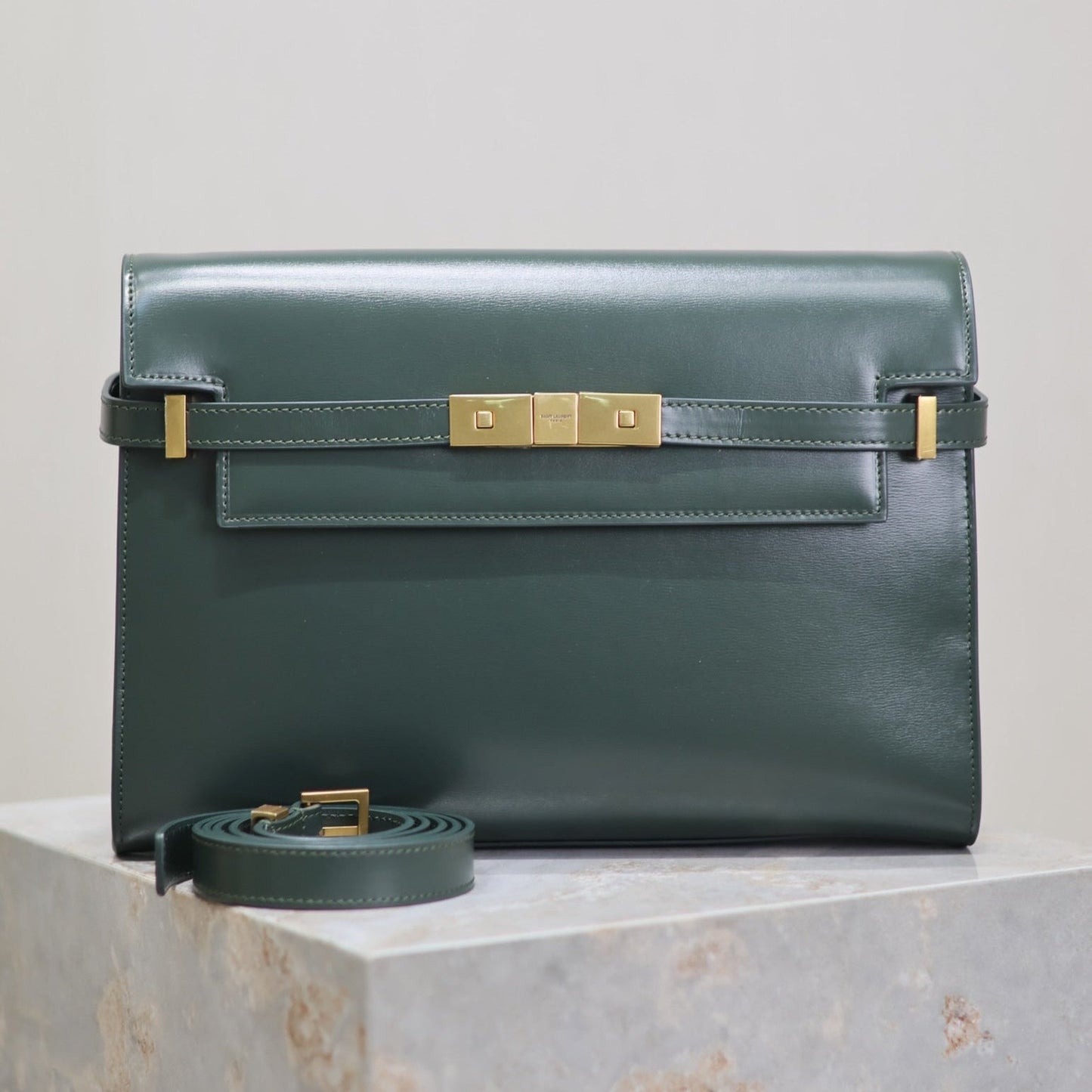 Luxury Saint Laurent MANHATTAN MEDIUM 29 IN SACRAMENTO GREEN SMOOTH CALFSKIN GOLD BUCKLE