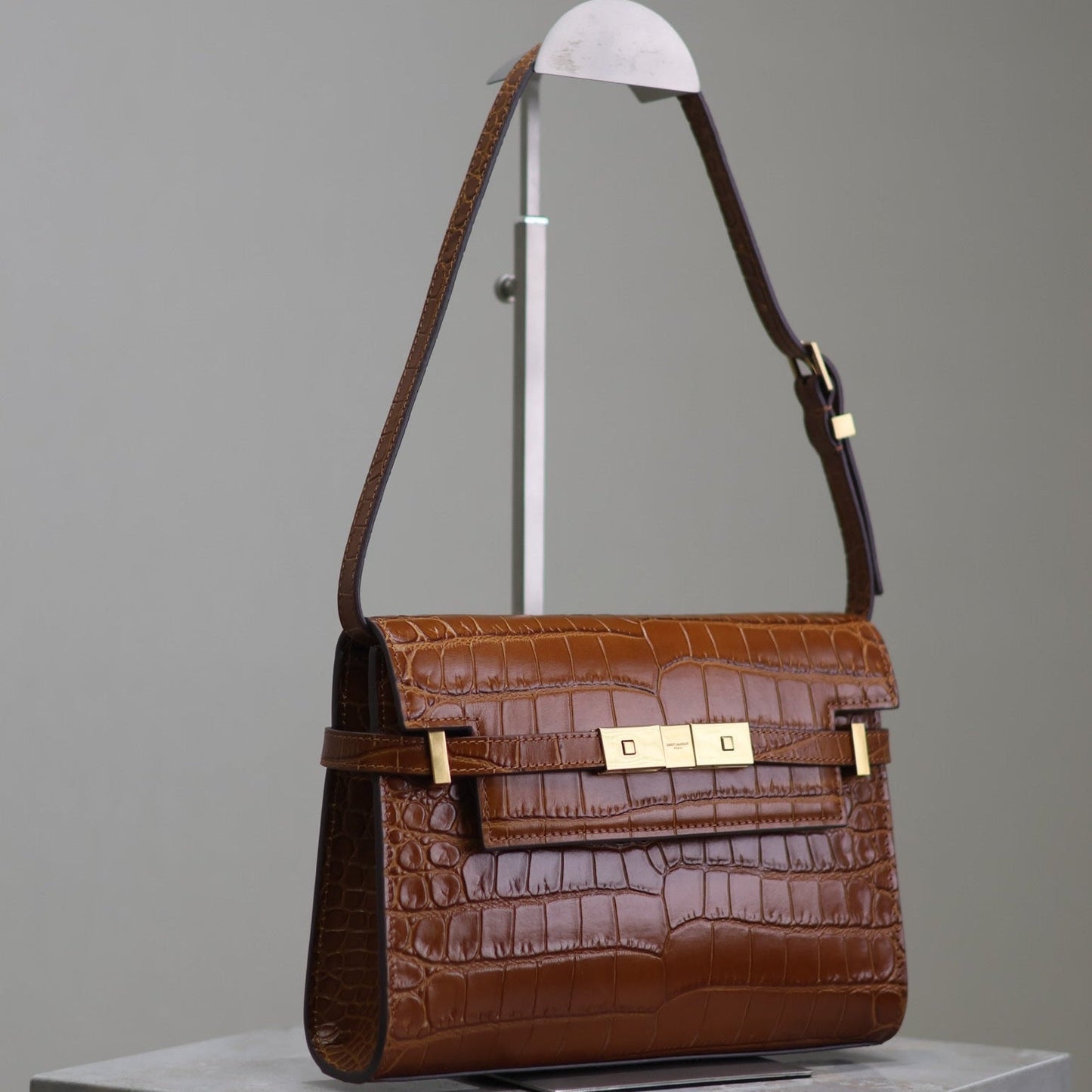 Luxury Saint Laurent MANHATTAN SMALL 24 IN BROWN CROCODILE PATTERN CALFSKIN GOLD BUCKLE