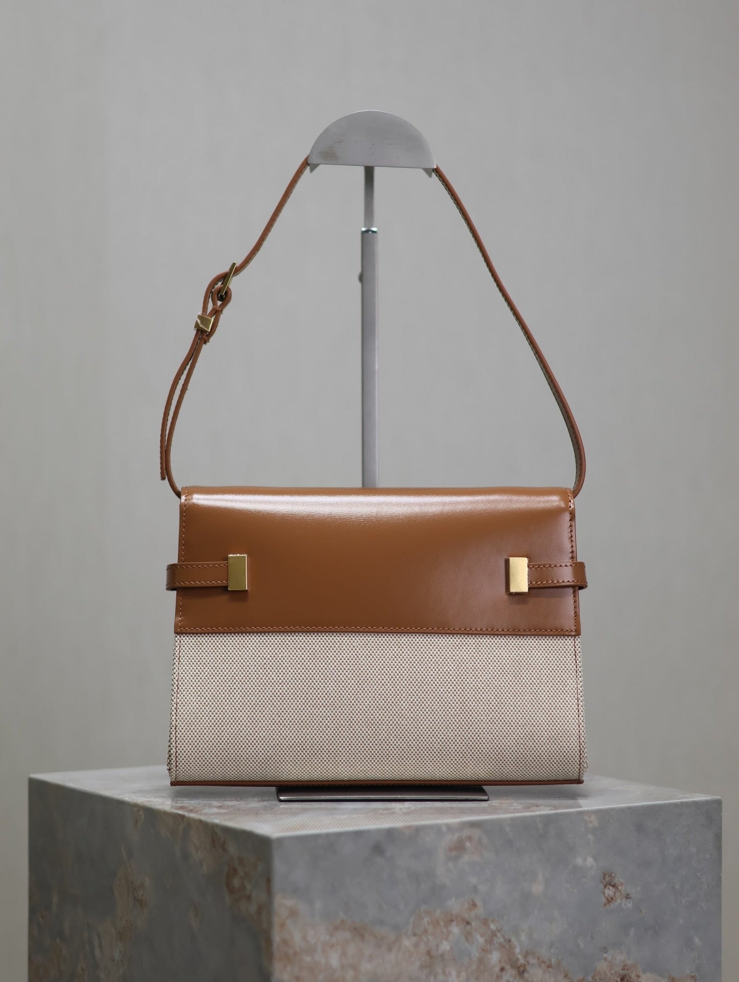 Luxury Saint Laurent MANHATTAN SMALL 24 IN WHITE CANVAS AND BROWN CALFSKIN GOLD HARDWARE
