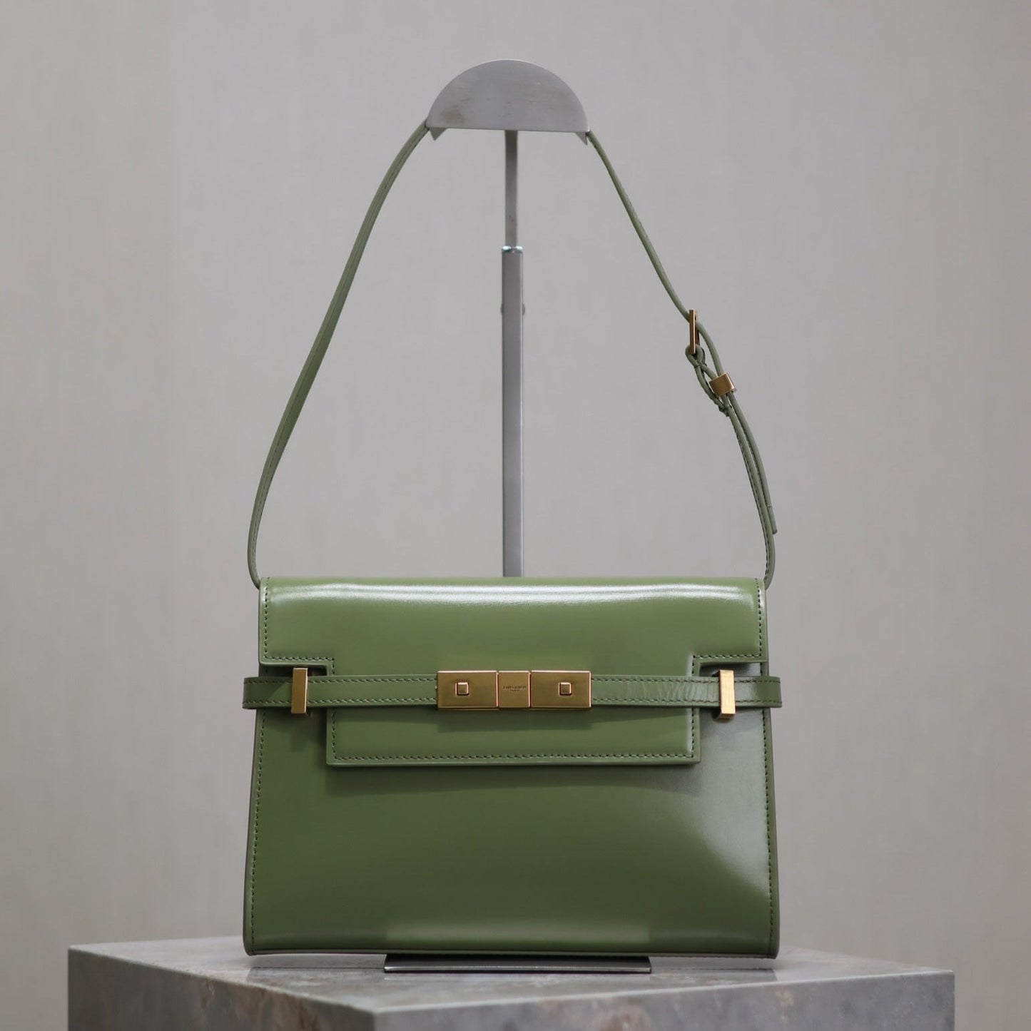 Luxury Saint Laurent MANHATTAN SMALL 24 IN OLIVE GREEN SMOOTH LAMBSKIN GOLD HARDWARE