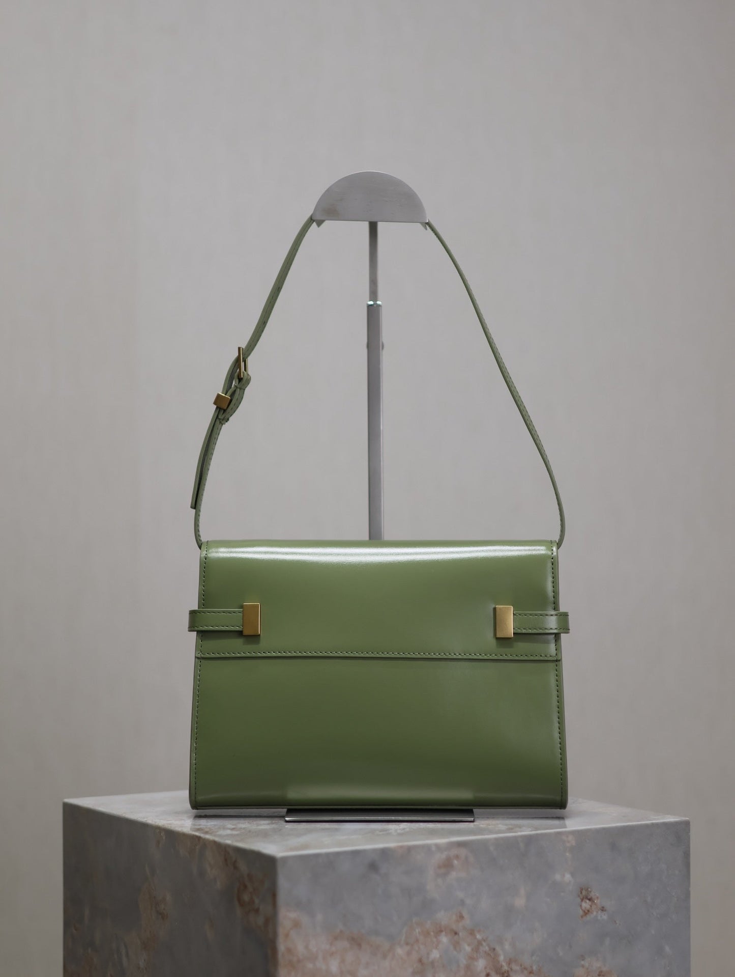Luxury Saint Laurent MANHATTAN SMALL 24 IN OLIVE GREEN SMOOTH LAMBSKIN GOLD HARDWARE