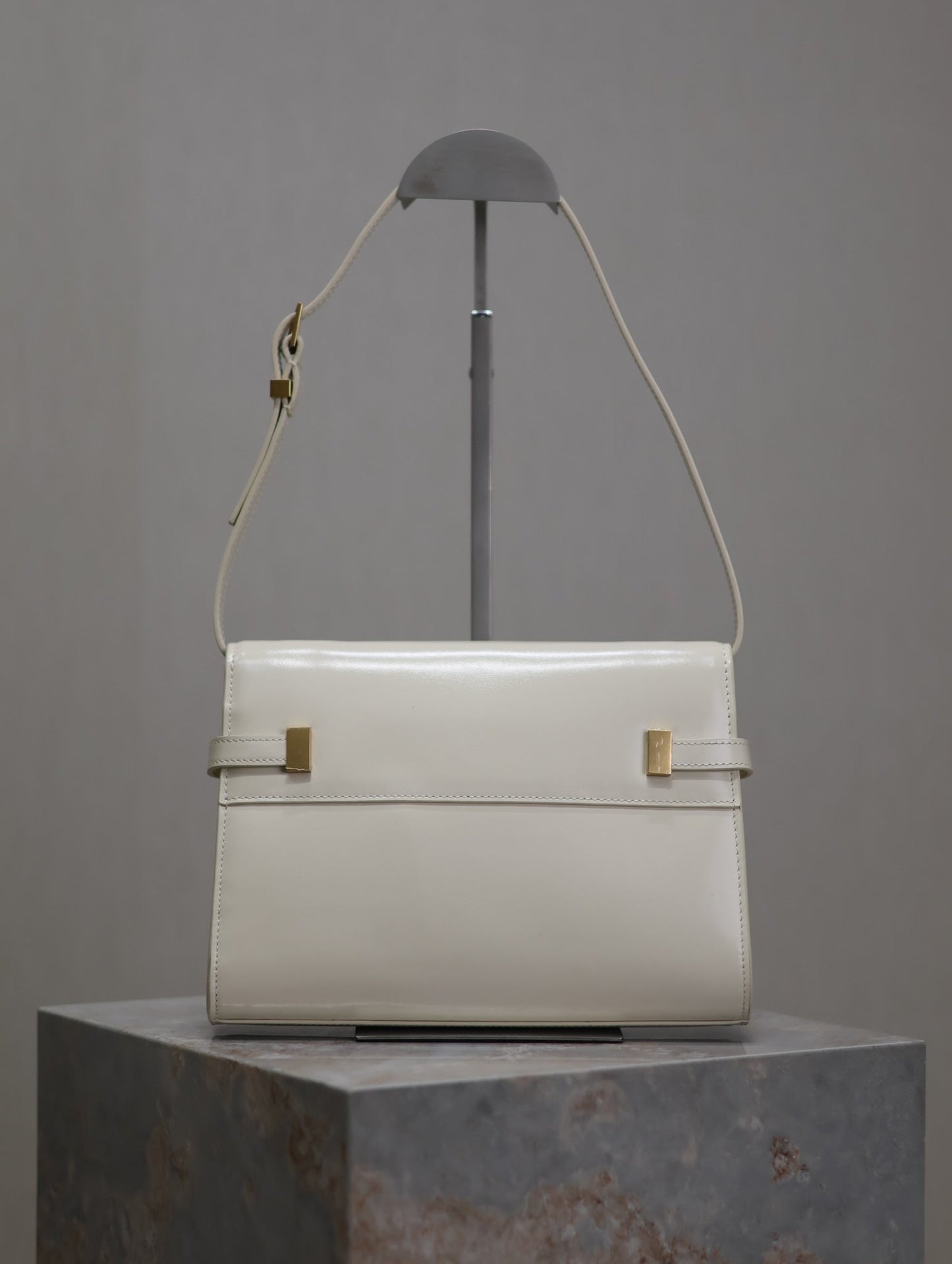 Luxury Saint Laurent MANHATTAN SMALL 24 IN WHITE SMOOTH LAMBSKIN GOLD HARDWARE
