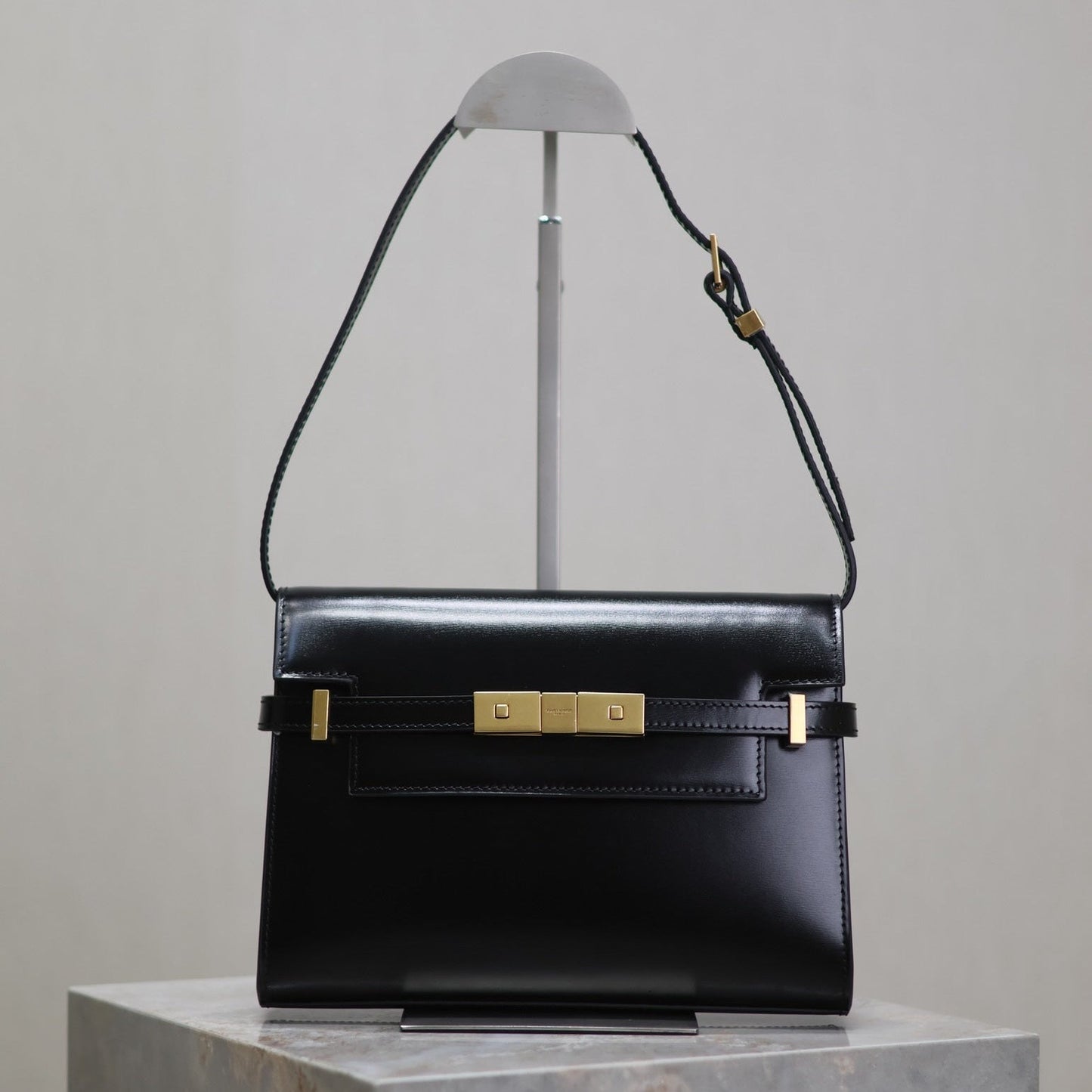 Luxury Saint Laurent MANHATTAN SMALL 24 IN BLACK SMOOTH LAMBSKIN GOLD HARDWARE