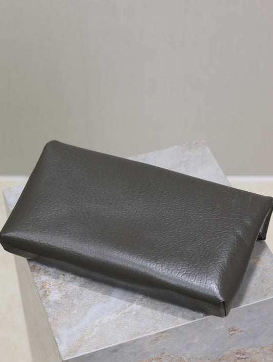 Luxury Saint Laurent ENVELOPE CLUTCH 29 IN KOMBU GREEN LAMBSKIN COPPER LOGO