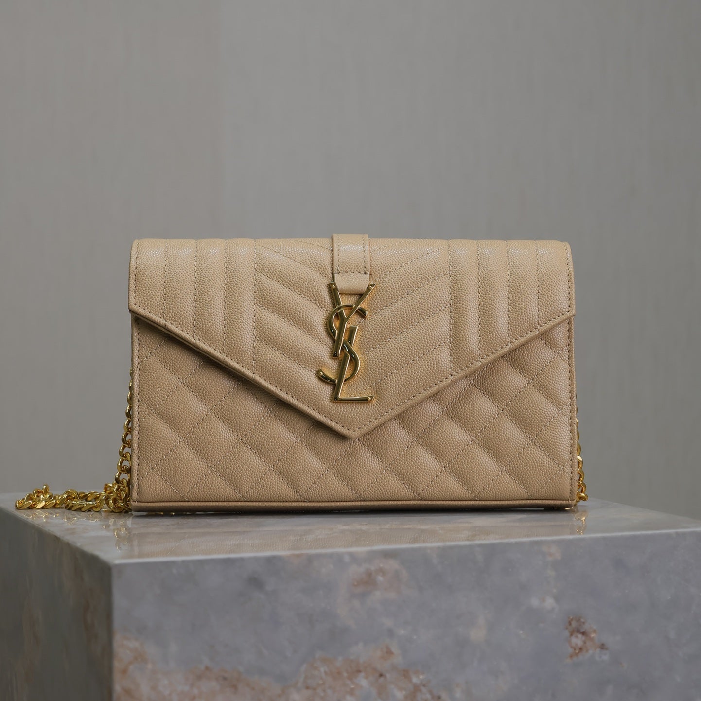 Luxury Saint Laurent ENVELOPE CHAIN BAG 22 IN SEPIA TAN LAMBSKIN GOLD HARDWARE