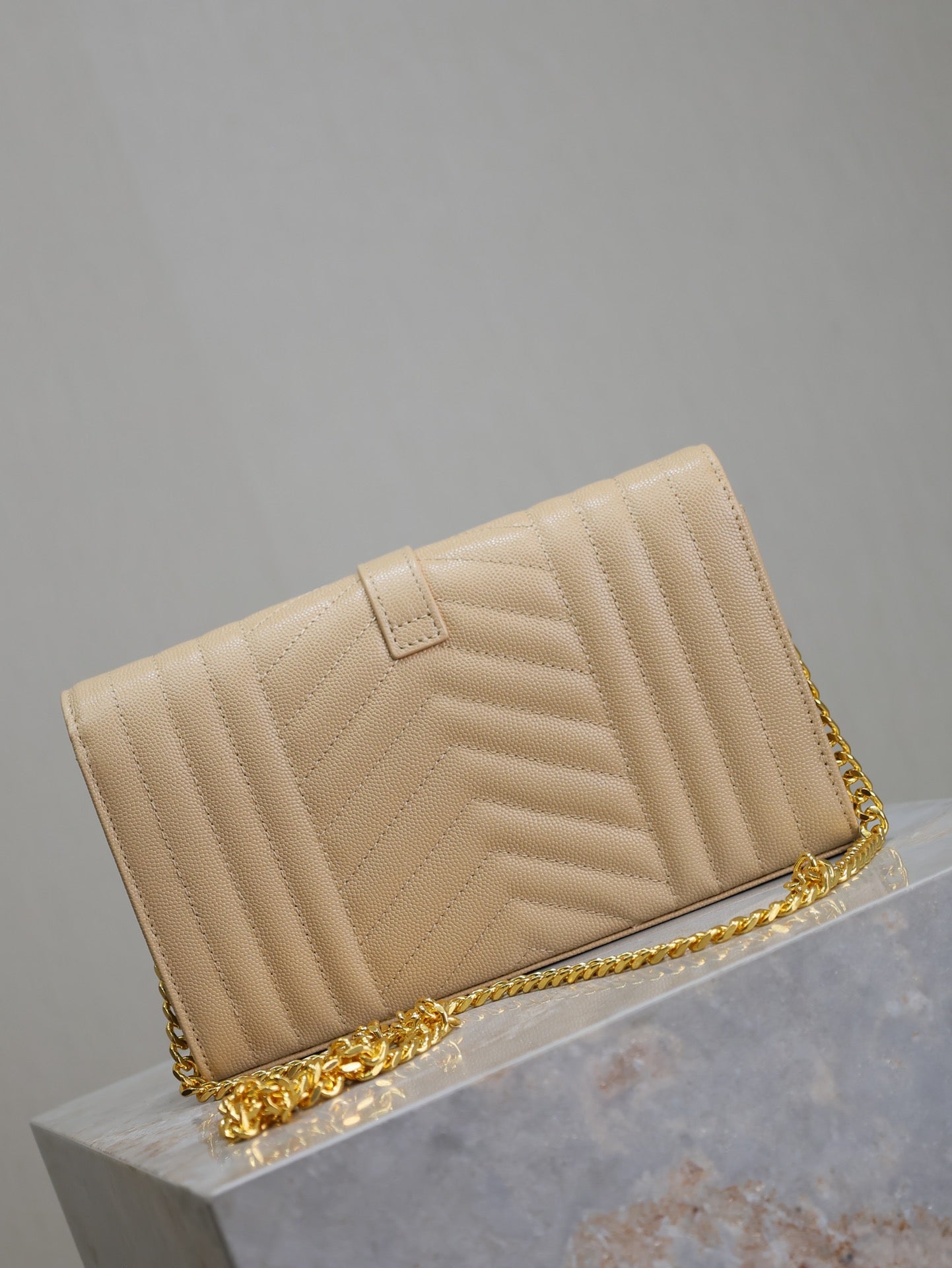Luxury Saint Laurent ENVELOPE CHAIN BAG 22 IN SEPIA TAN LAMBSKIN GOLD HARDWARE
