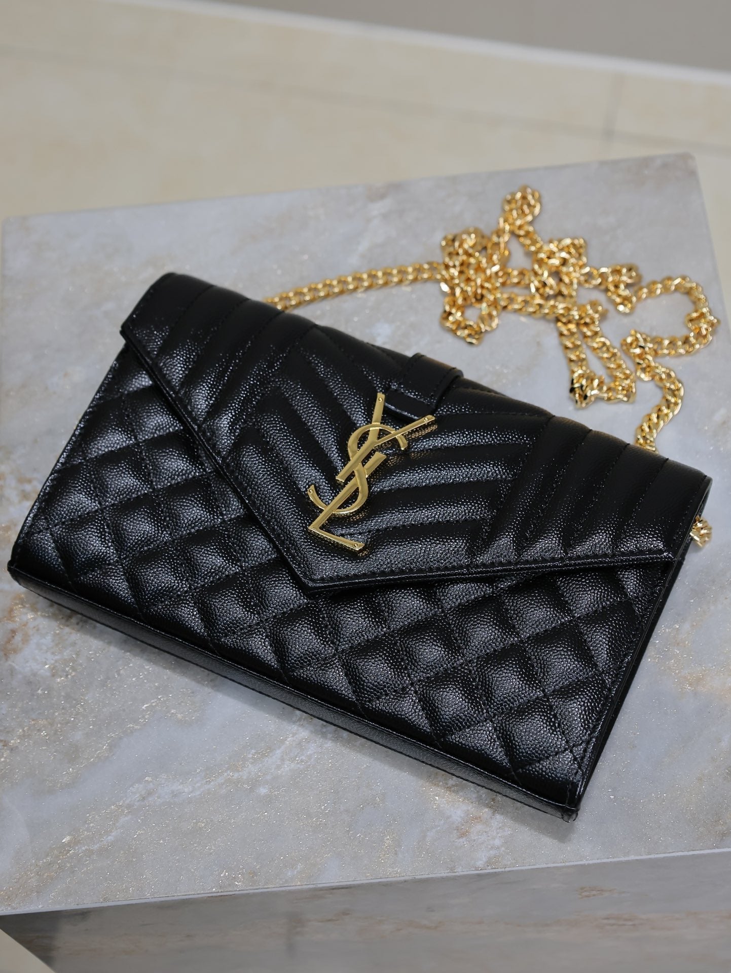 Luxury Saint Laurent ENVELOPE CHAIN BAG 22 IN BLACK LAMBSKIN GOLD HARDWARE