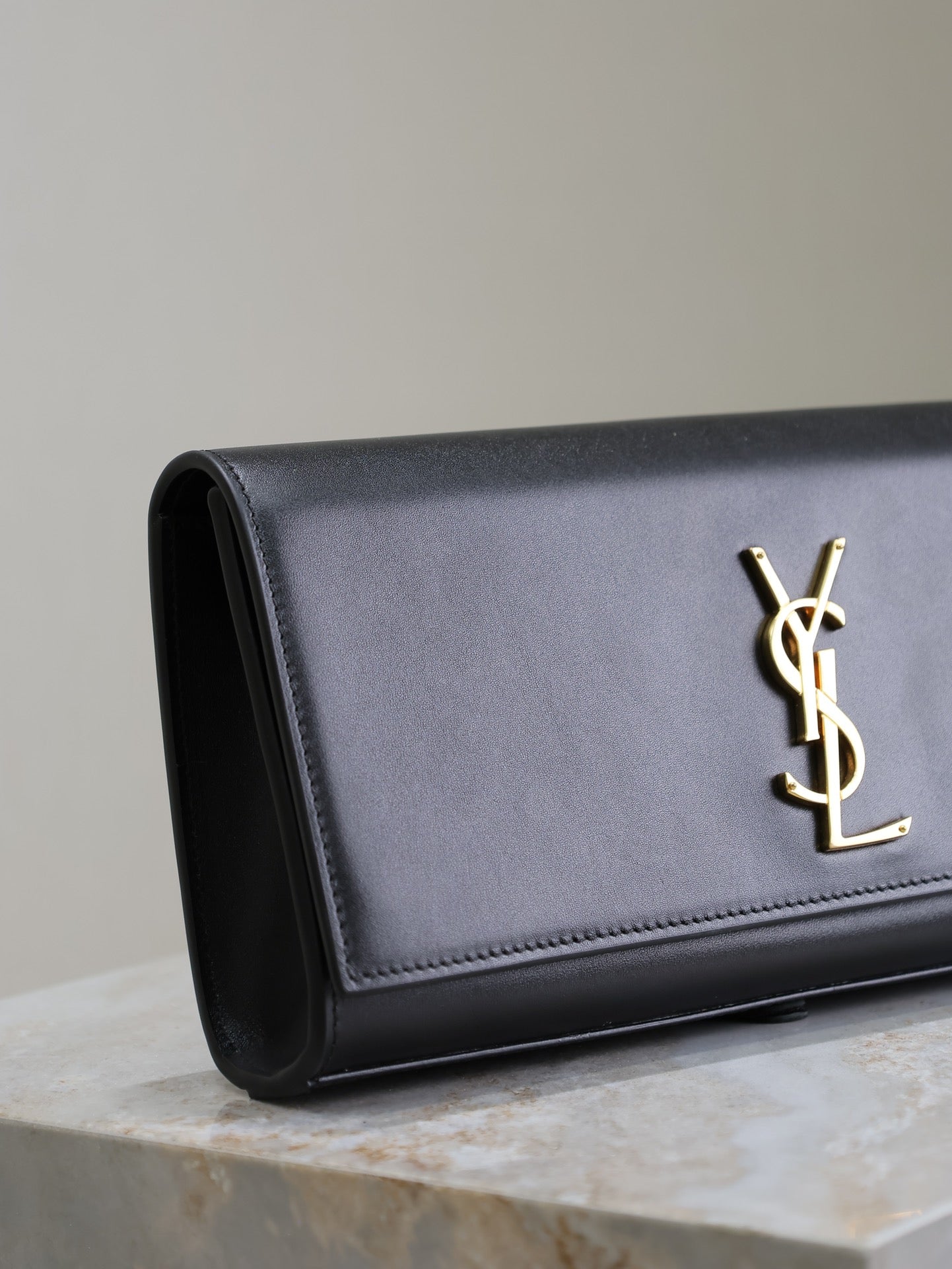 Luxury Saint Laurent CLASSIC KATE CLUTCH 27 IN BLACK LAMBSKIN GOLD HARDWARE