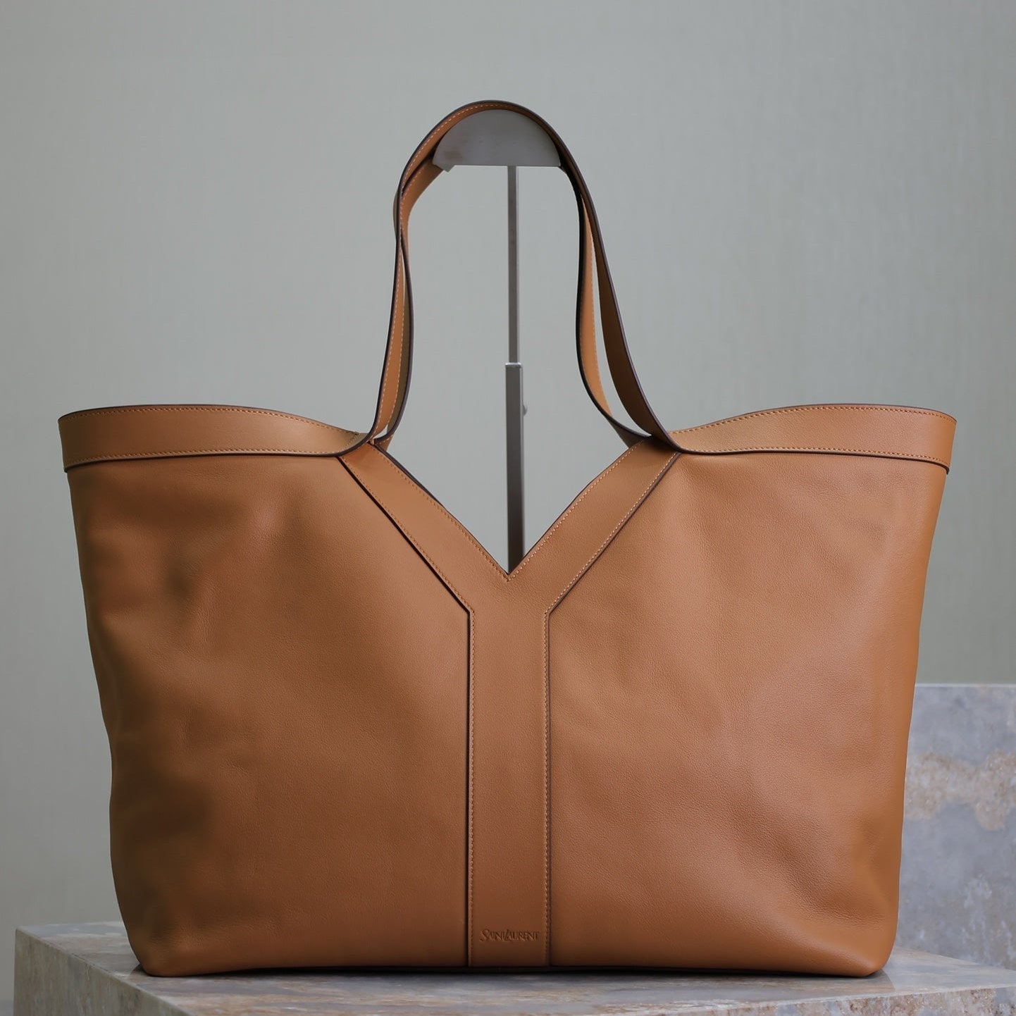 Luxury Saint Laurent TOTE BAG 50 IN CINNAMON BROWN CALFSKIN