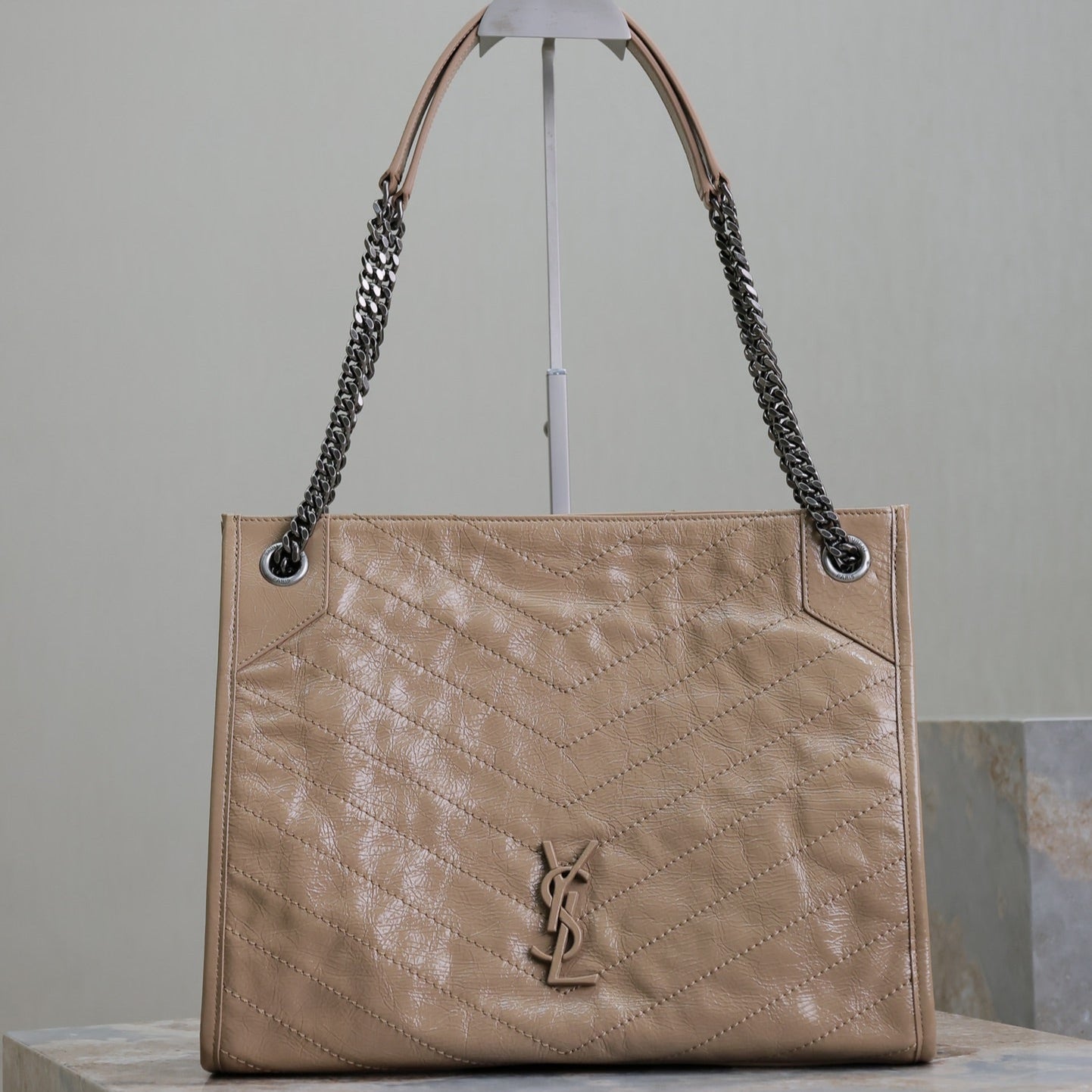 Luxury Saint Laurent NIKI SHOPPING BAG 33 IN LIGHT BROWN CRUMPLED CALFSKIN