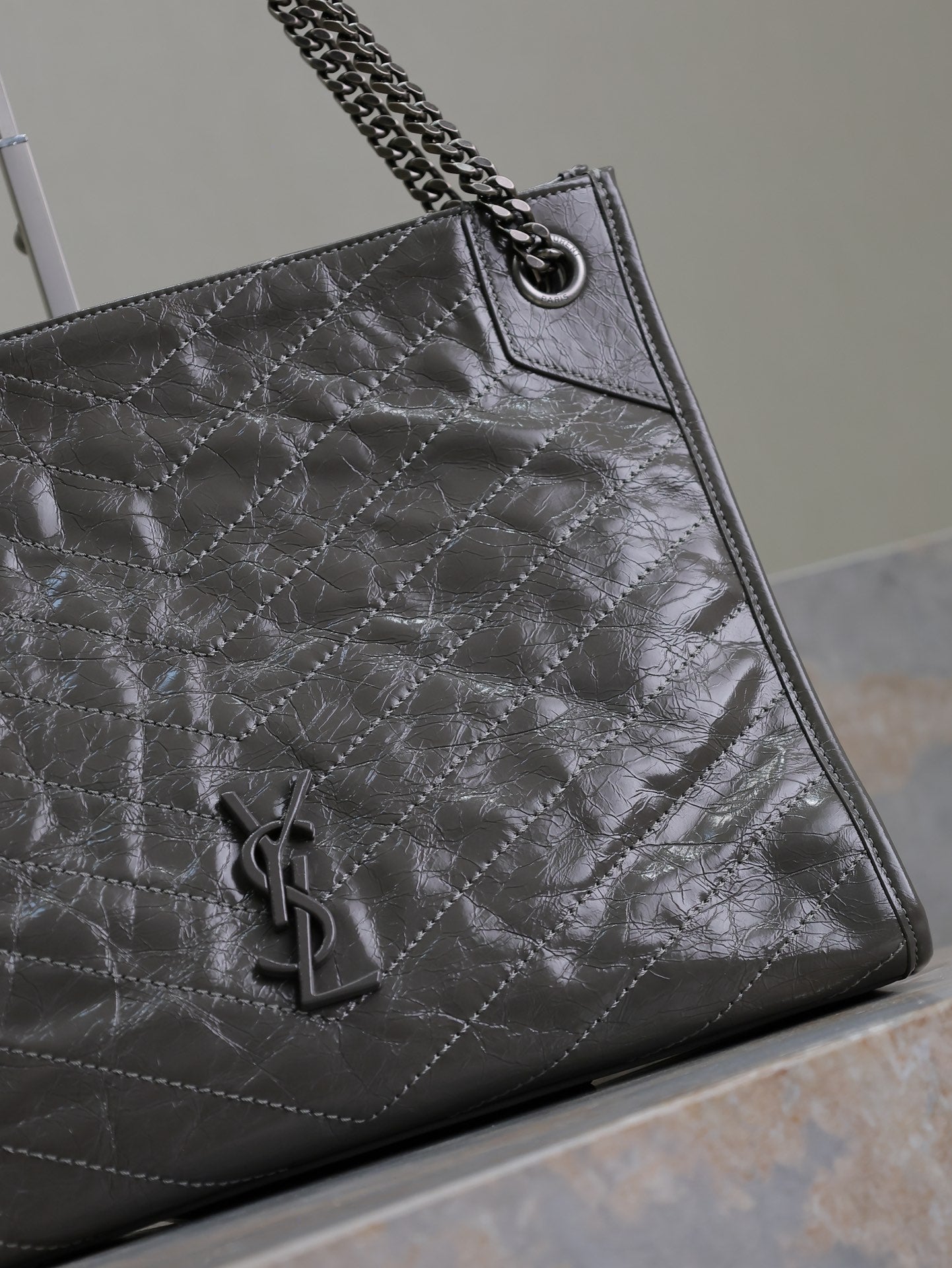 Luxury Saint Laurent NIKI SHOPPING BAG 33 IN GRAY CRUMPLED CALFSKIN
