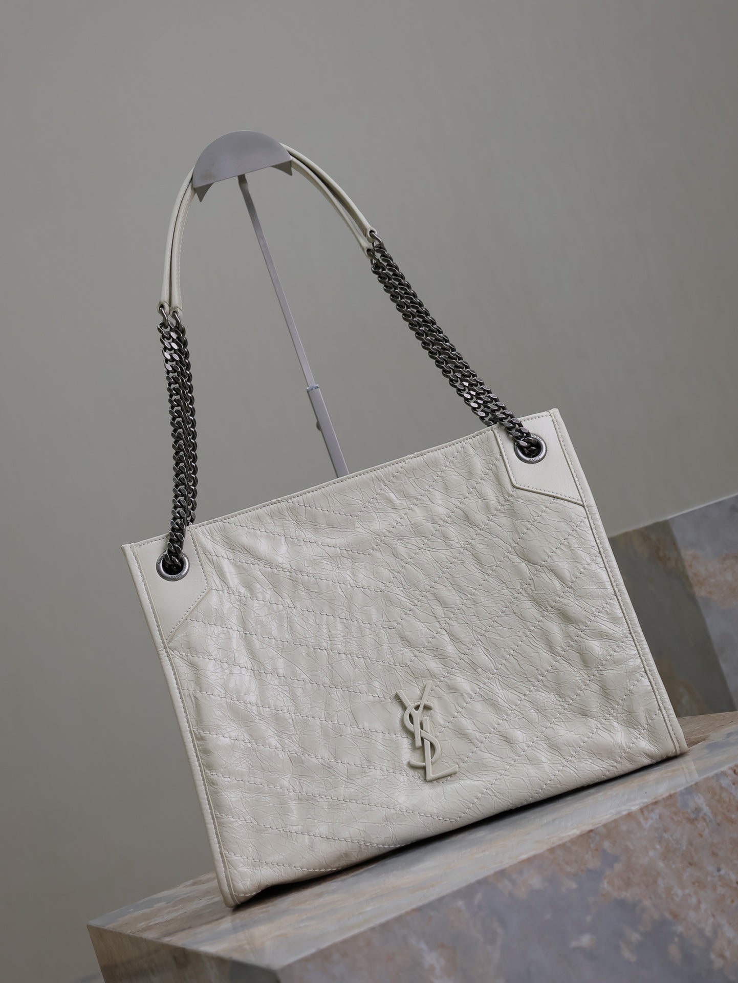 Luxury Saint Laurent NIKI SHOPPING BAG 33 IN WHITE CRUMPLED CALFSKIN