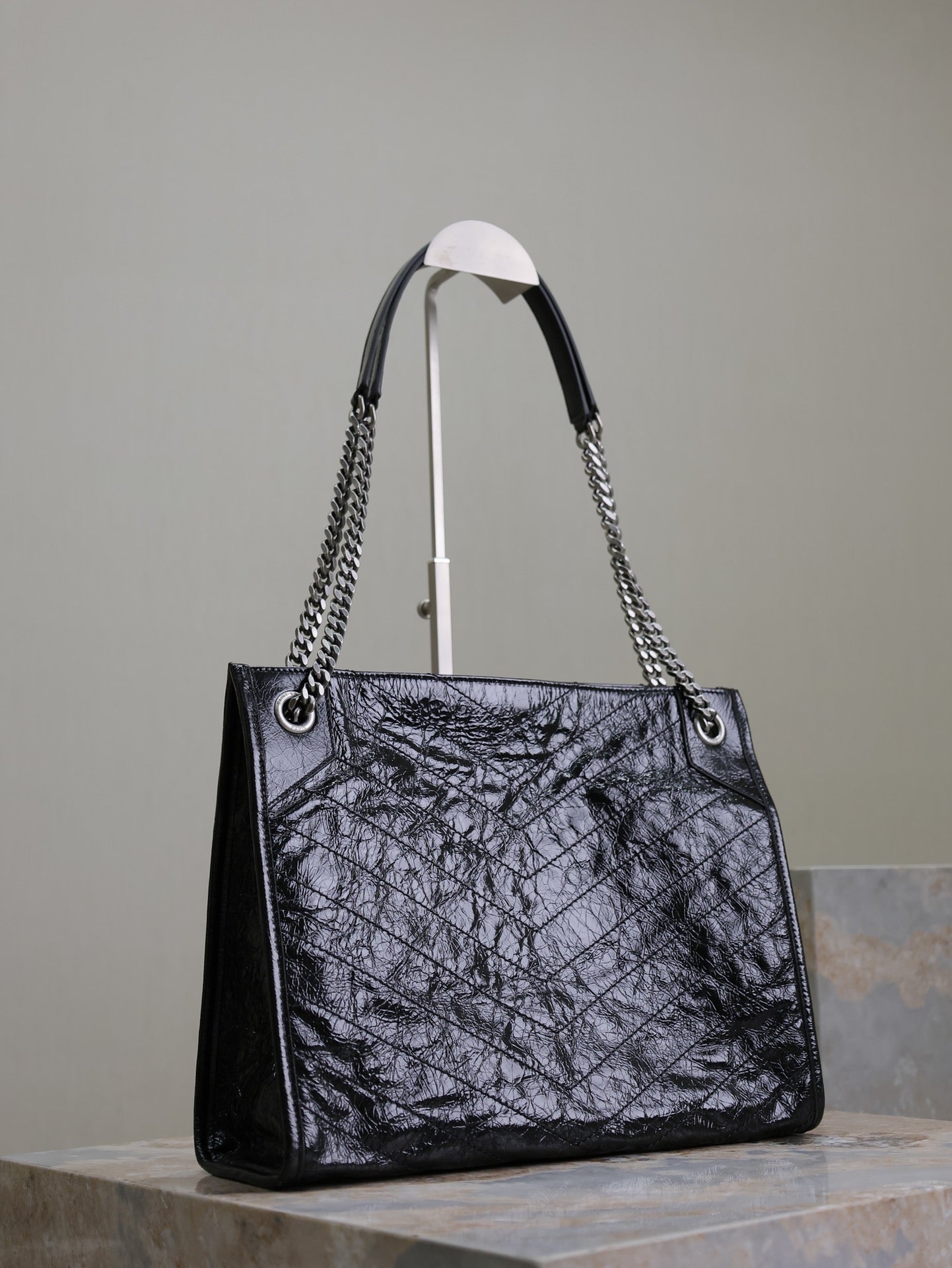 Luxury Saint Laurent NIKI SHOPPING BAG 33 IN BLACK CRUMPLED CALFSKIN SILVER HARDWARE