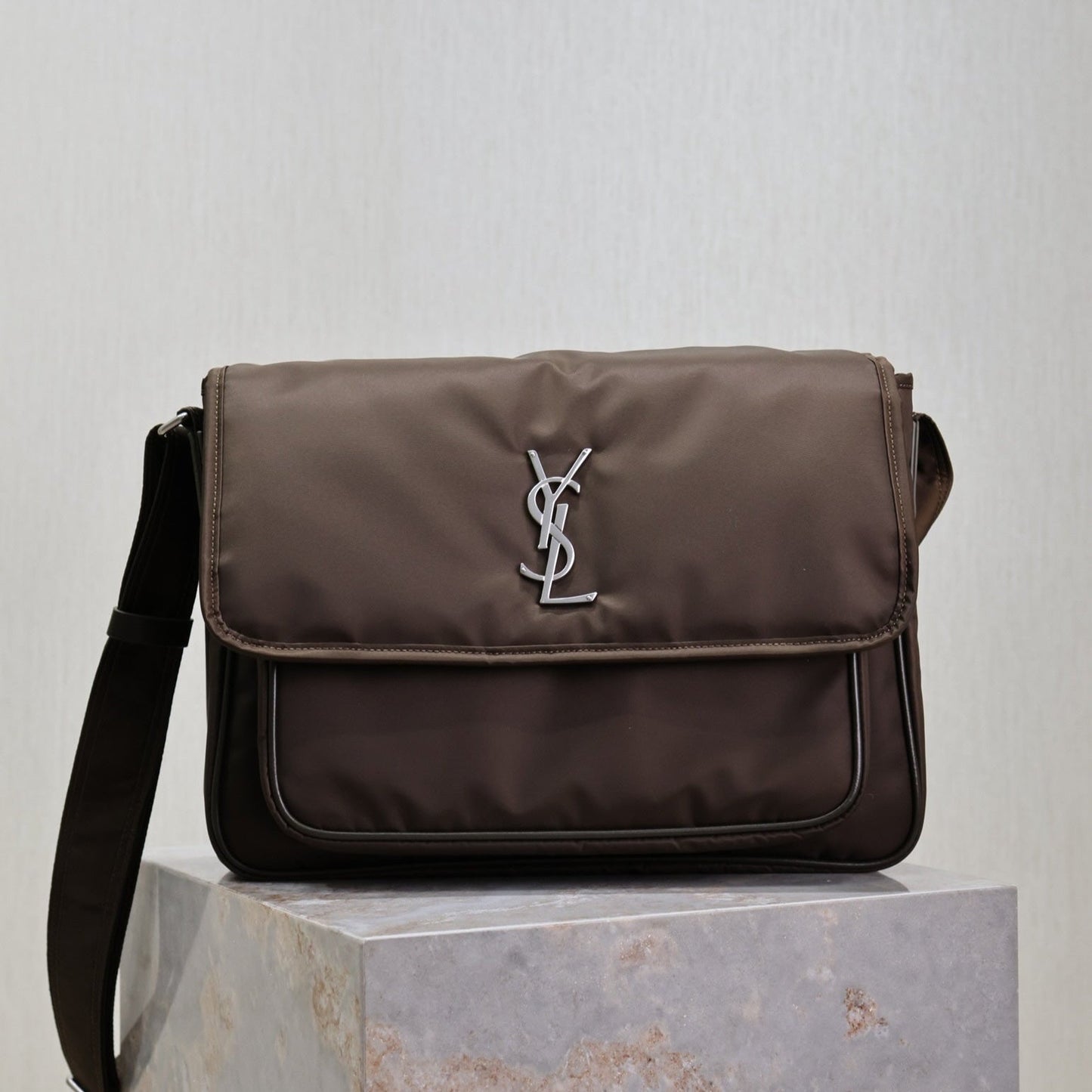 Luxury Saint Laurent NIKI LARGE 32 IN CHOCOLATE NYLON SILVER LOGO