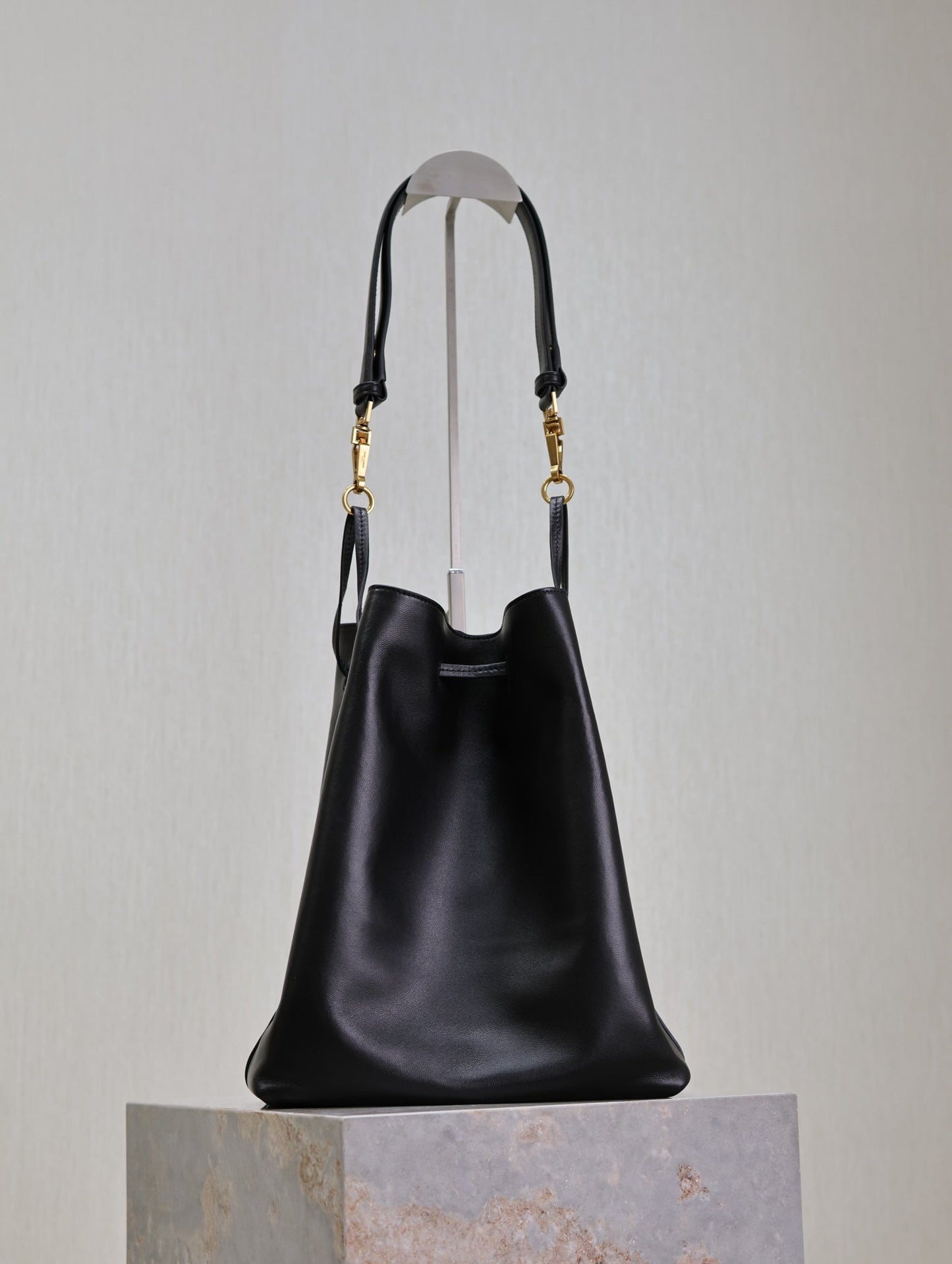 Luxury Saint Laurent POCHON BUCKET BAG 30 IN BLACK LAMBSKIN GOLD HARDWARE