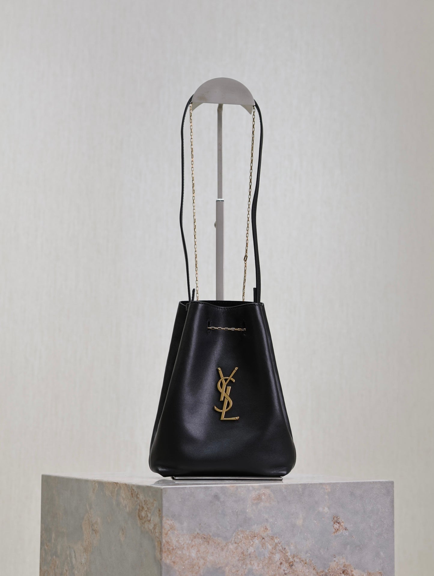 Luxury Saint Laurent POCHON BUCKET BAG 20 IN BLACK LAMBSKIN GOLD HARDWARE