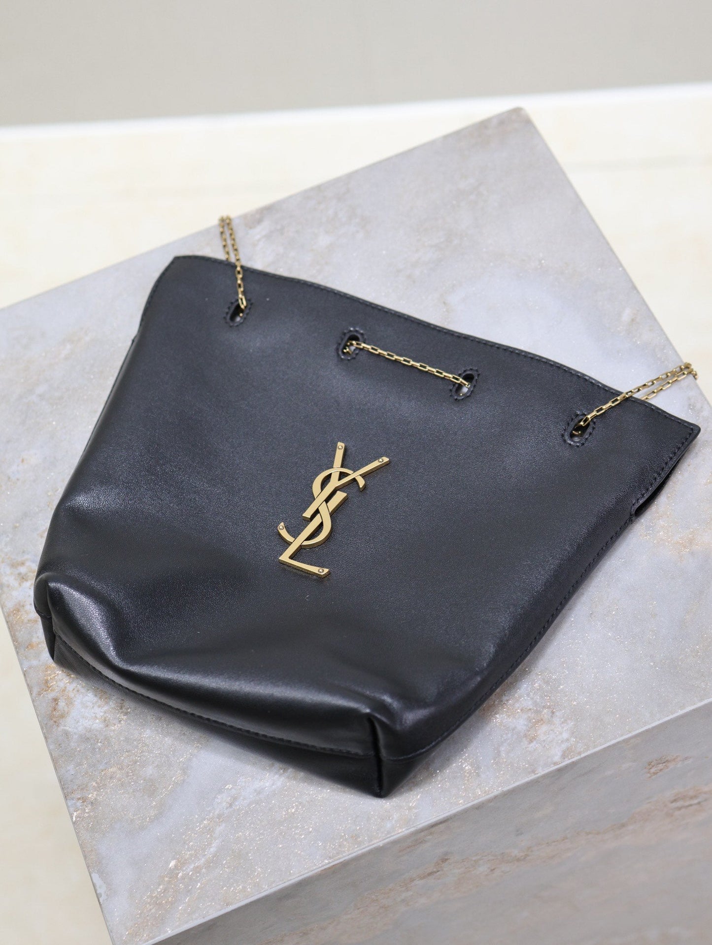 Luxury Saint Laurent POCHON BUCKET BAG 20 IN BLACK LAMBSKIN GOLD HARDWARE