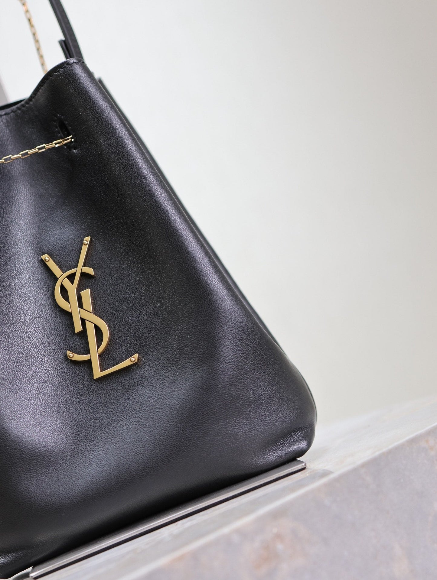 Luxury Saint Laurent POCHON BUCKET BAG 20 IN BLACK LAMBSKIN GOLD HARDWARE