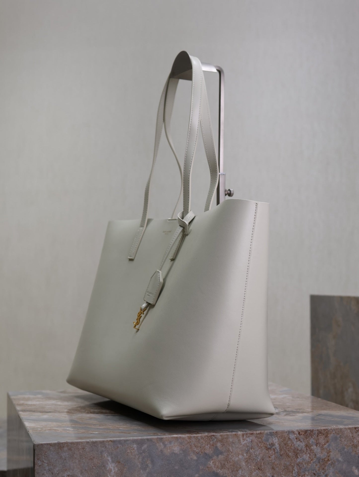 Luxury Saint Laurent SHOPPING TOTE BAG 38 IN WHITE CALFSKIN