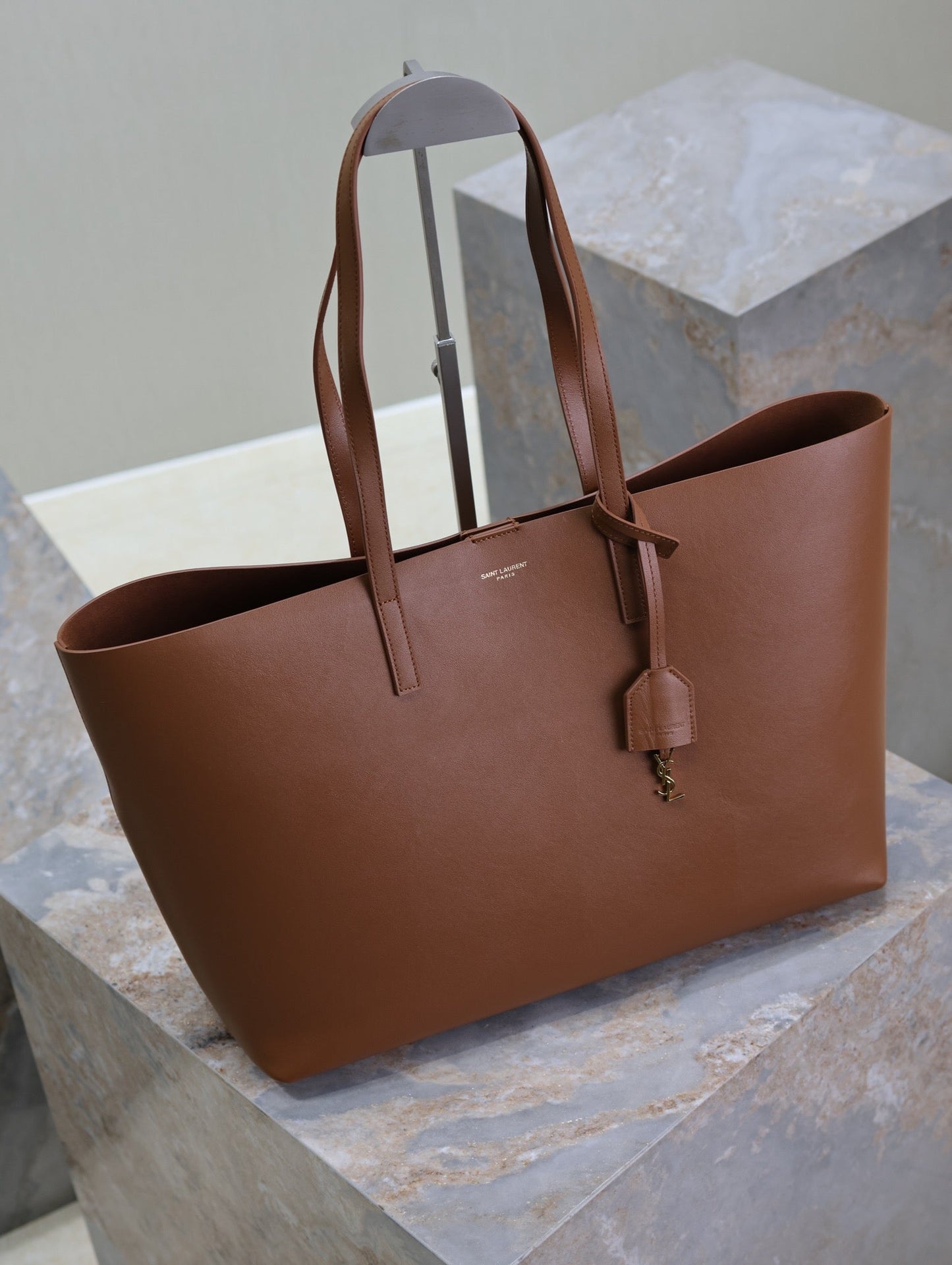 Luxury Saint Laurent SHOPPING TOTE BAG 38 IN RED BROWN CALFSKIN