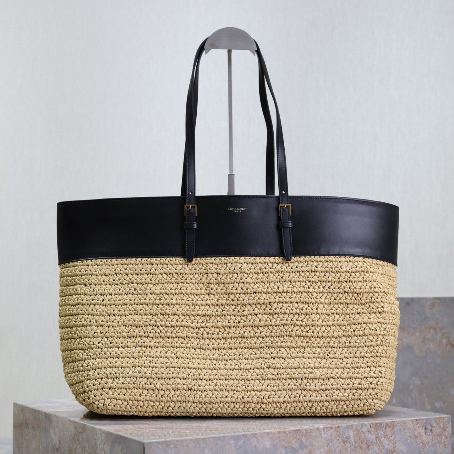 Luxury Saint Laurent SHOPPING TOTE BAG 38 IN BEIGE WOVEN RAFFIA AND BLACK CALFSKIN