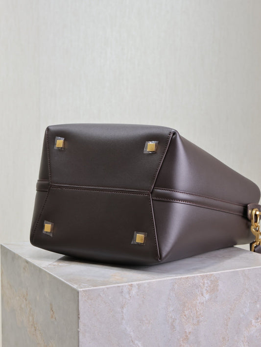 Luxury Saint Laurent LE 37 MEDIUM BUCKET BAG 26 IN BRUNETTE BROWN CALFSKIN GOLD HARDWARE