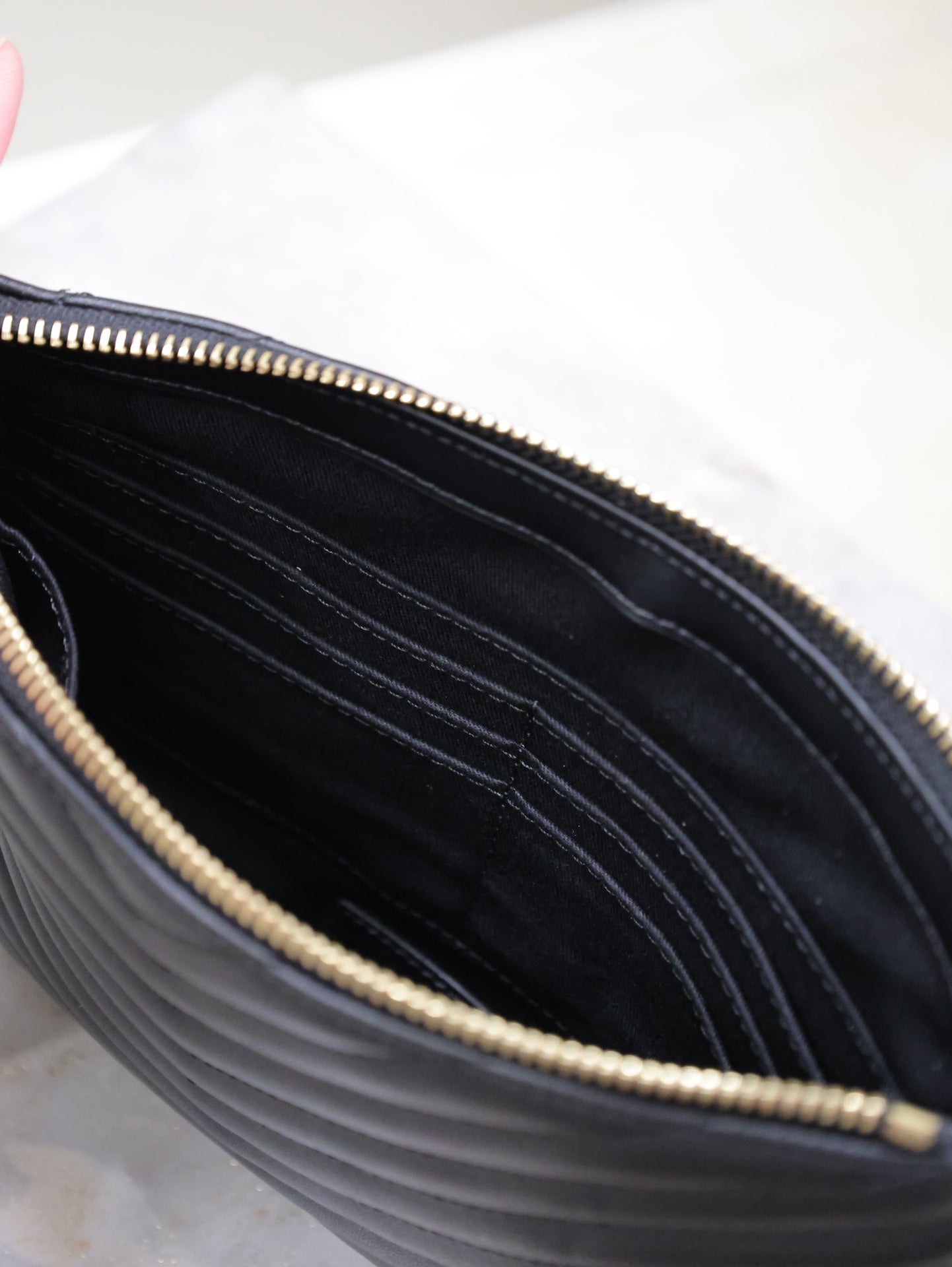 Luxury Saint Laurent CLUTCH 24 IN BLACK QUILTED CALFSKIN GOLD BUCKLE