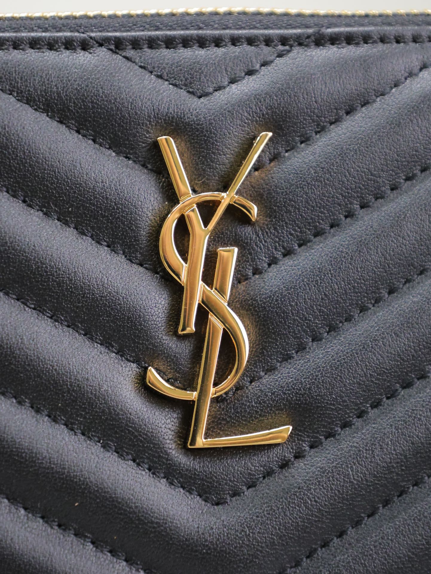 Luxury Saint Laurent CLUTCH 24 IN BLACK QUILTED CALFSKIN GOLD BUCKLE