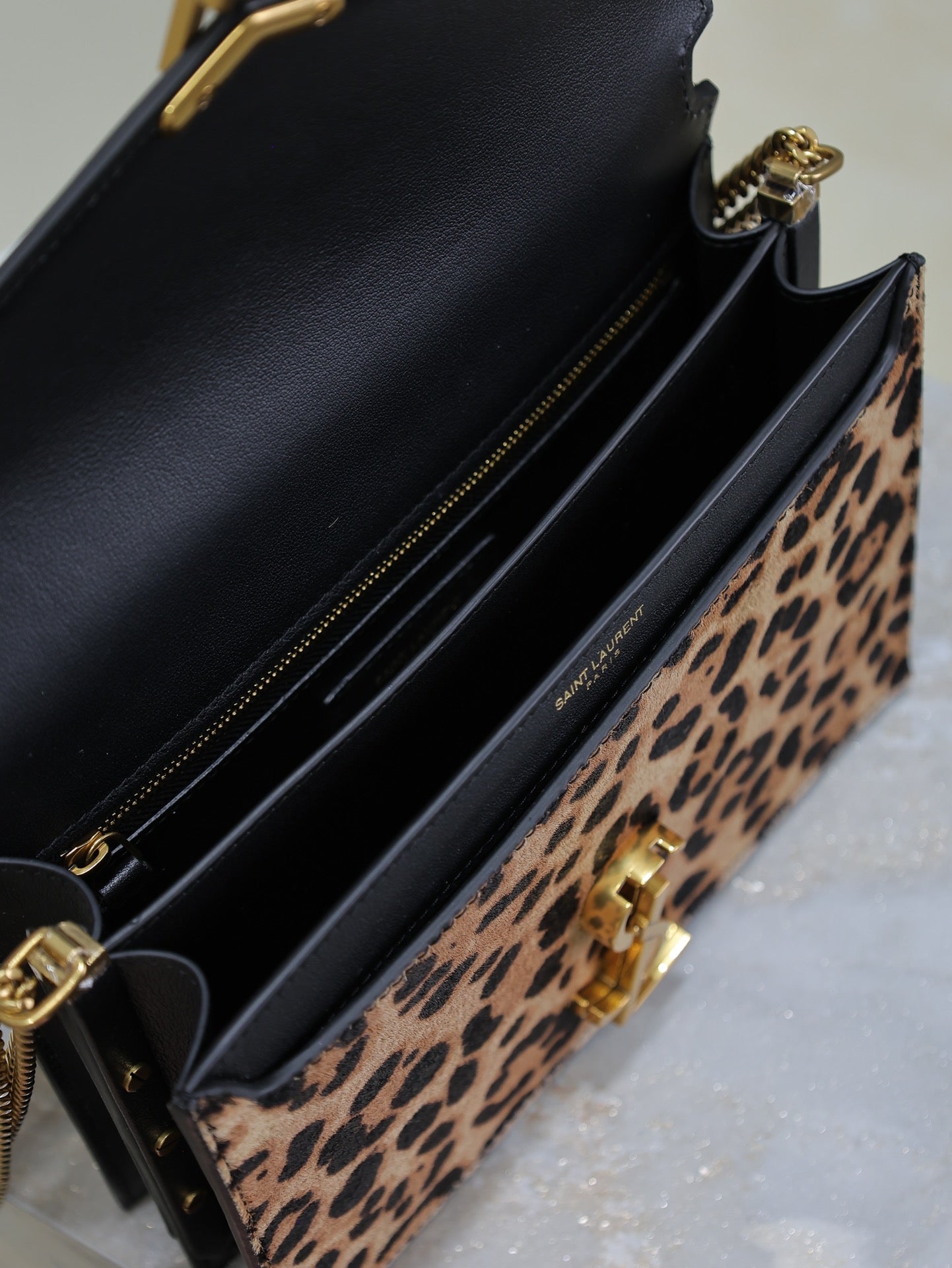 Luxury Saint Laurent CASSANDRA CHAIN BAG 22 IN LEOPARD PRINT CALFSKIN GOLD HARDWARE